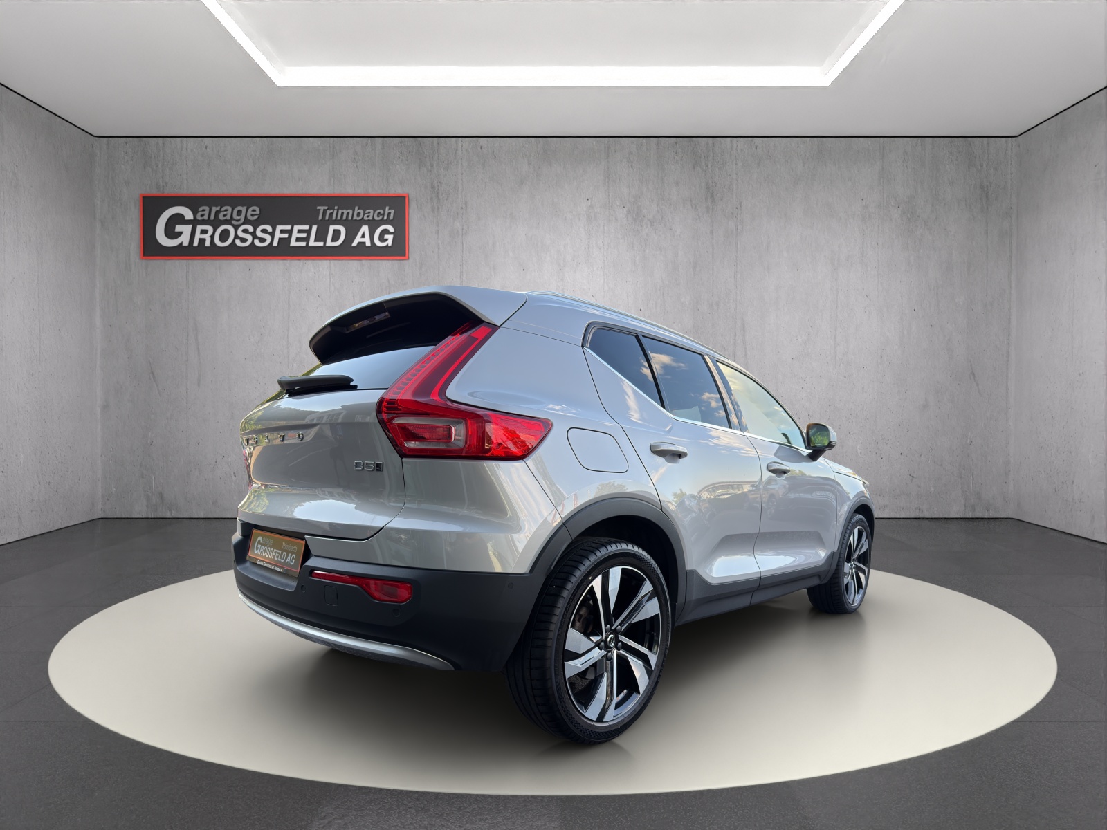 VOLVO XC40 2.0 B5 MH Plus Bright AWD-image-5
