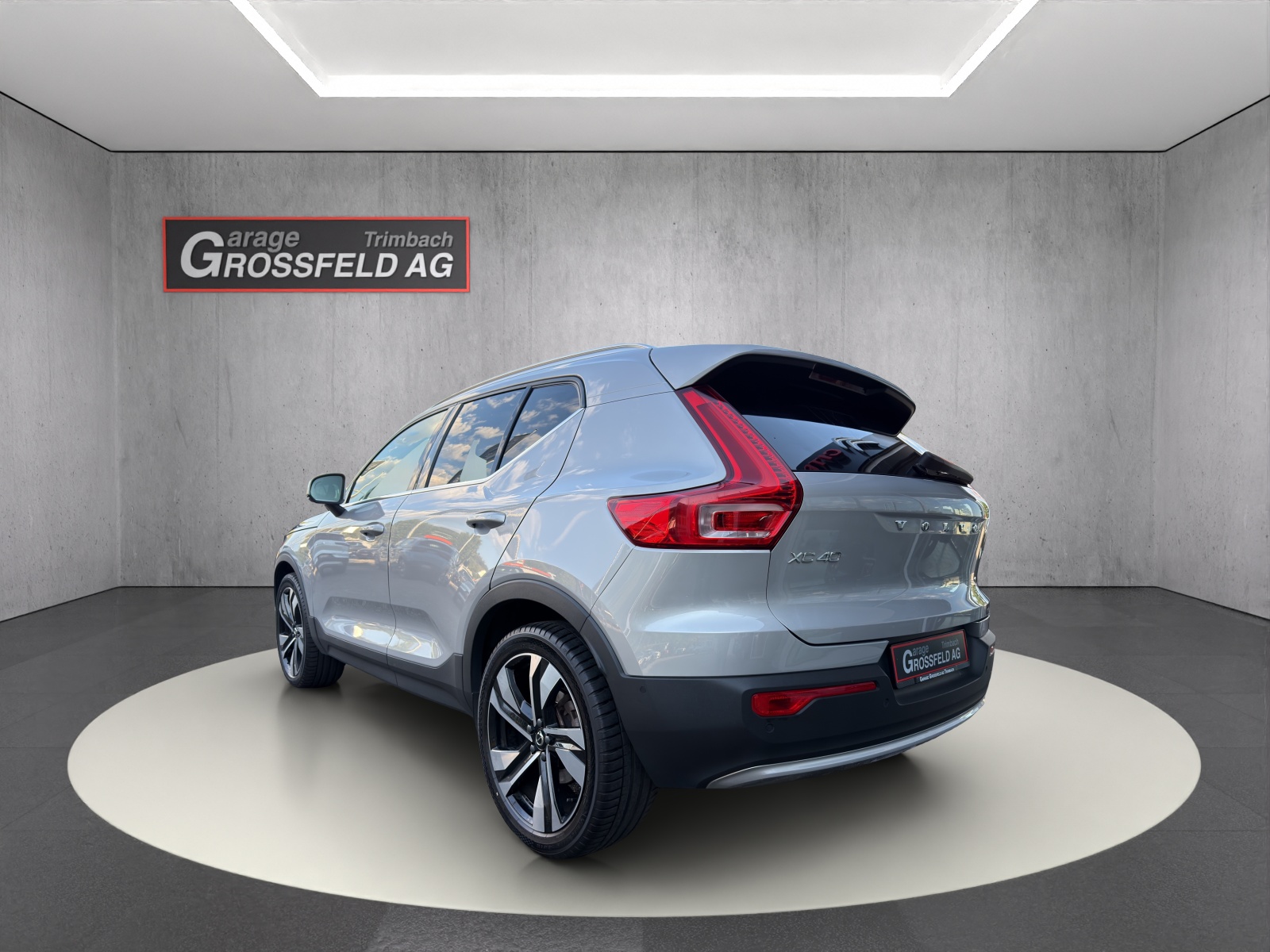 VOLVO XC40 2.0 B5 MH Plus Bright AWD-image-3