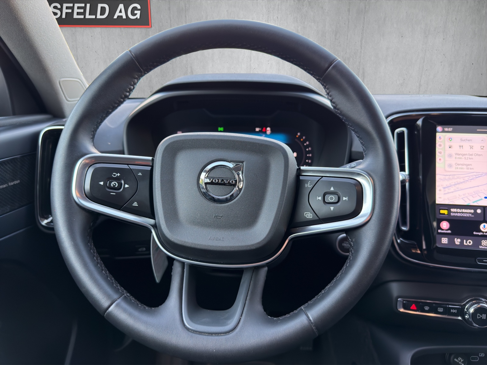 VOLVO XC40 2.0 B5 MH Plus Bright AWD-image-15