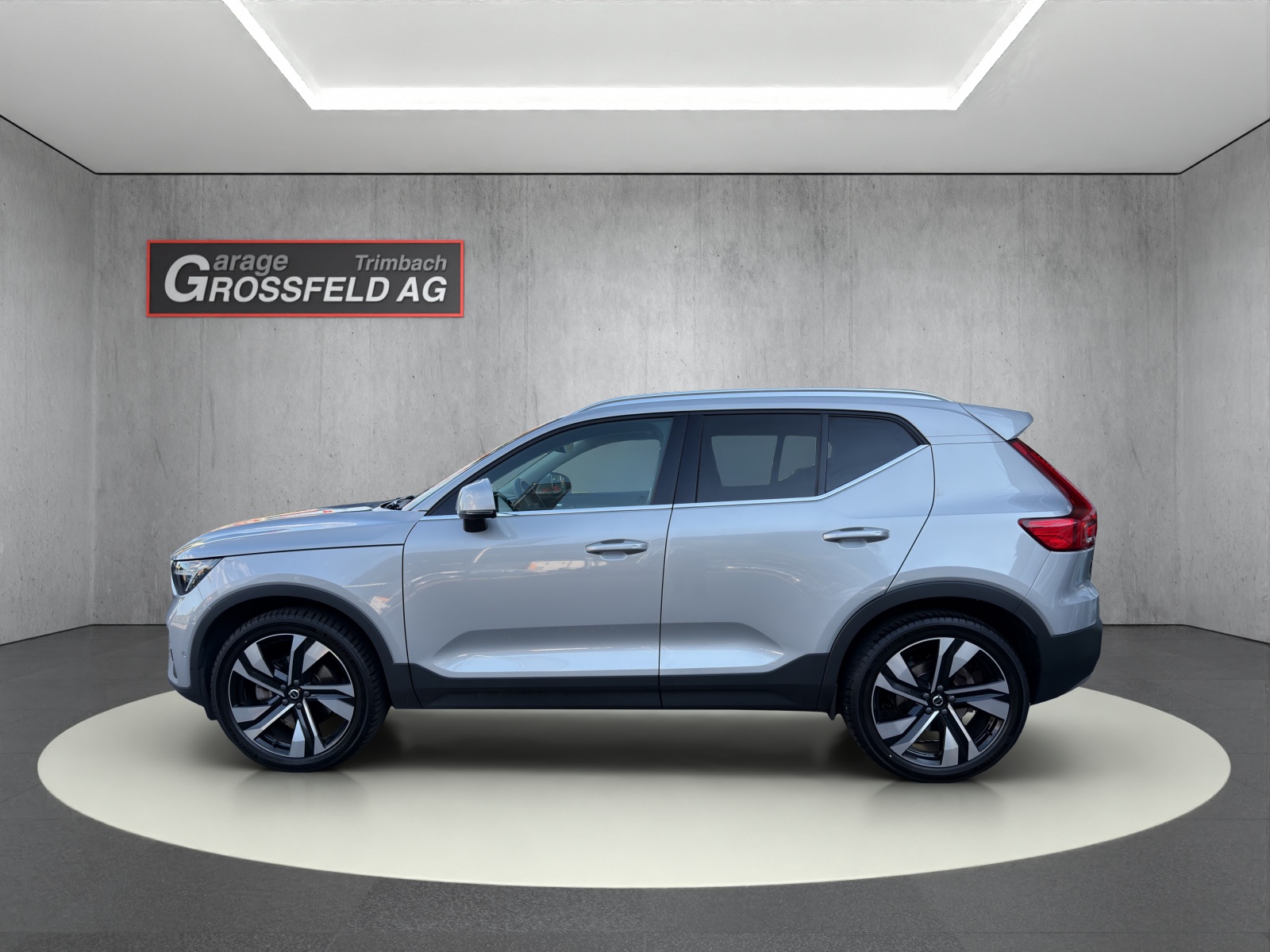 VOLVO XC40 2.0 B5 MH Plus Bright AWD-image-2