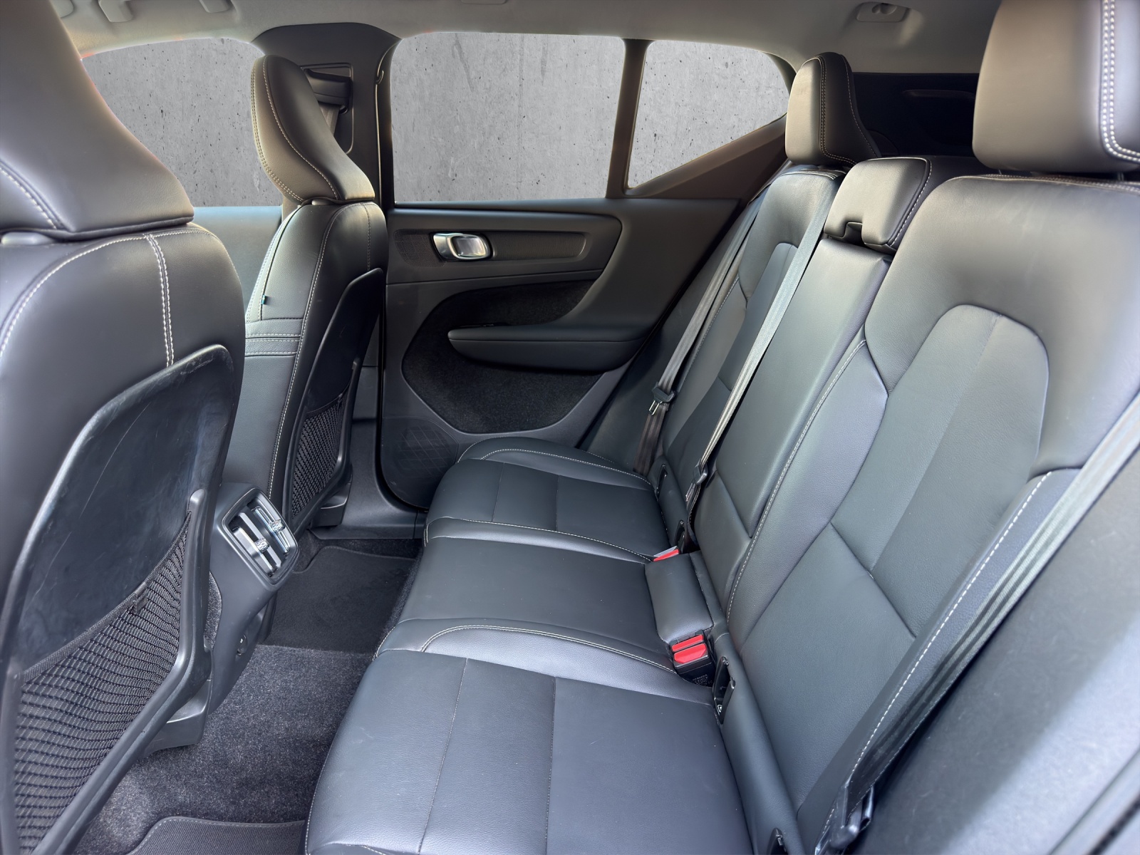 VOLVO XC40 2.0 B5 MH Plus Bright AWD-image-11