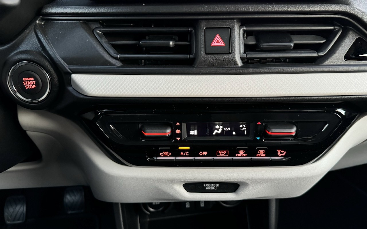 SUZUKI NEW SWIFT 1.2 COMPACT+ HYBRID 4X4-image-24