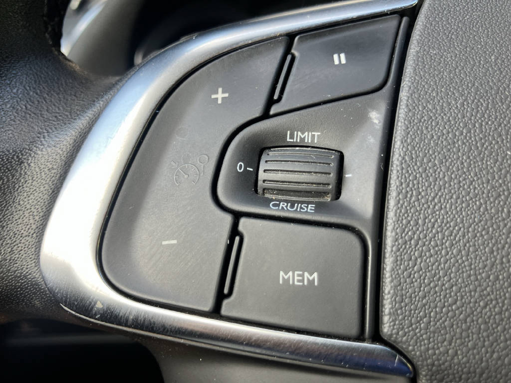 CITROEN C4 1.6 e-HDi 115 Black Top EGS-image-16