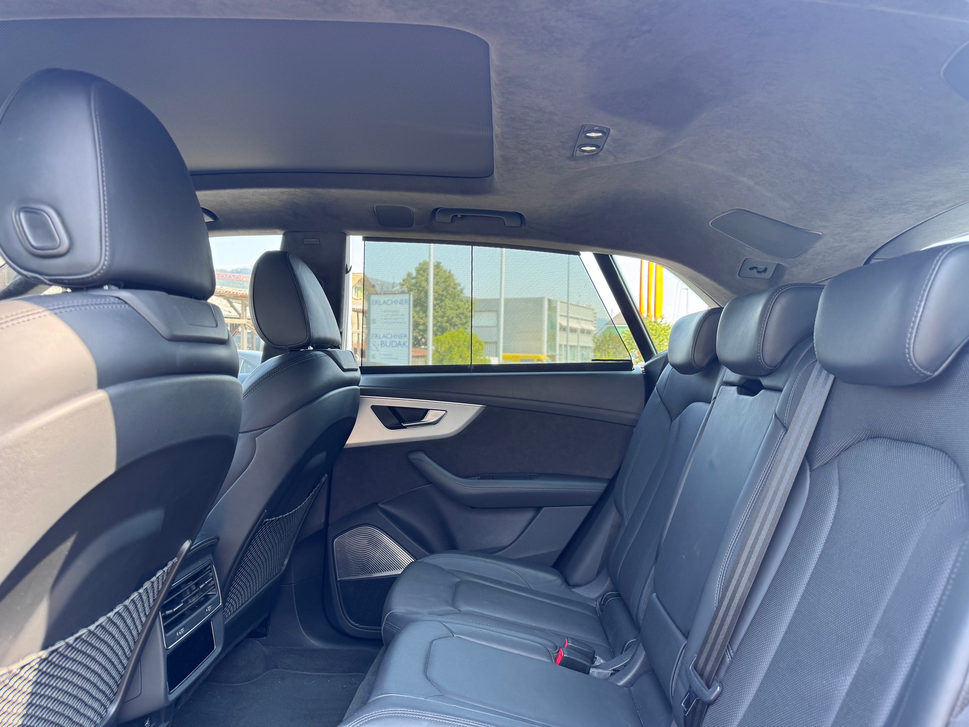 AUDI Q8 55 TFSI quattro tiptronic-image-6