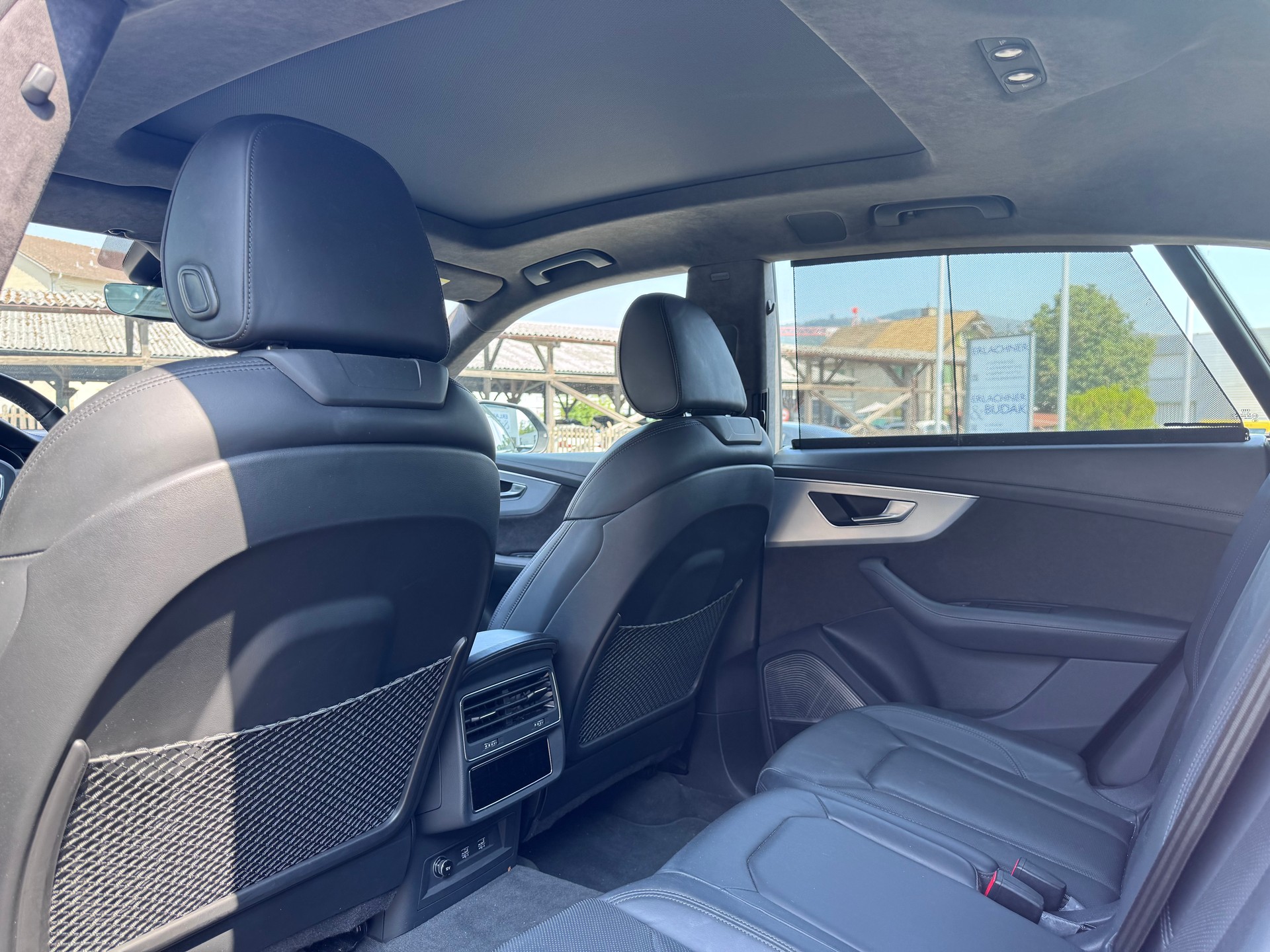AUDI Q8 55 TFSI quattro tiptronic-image-7