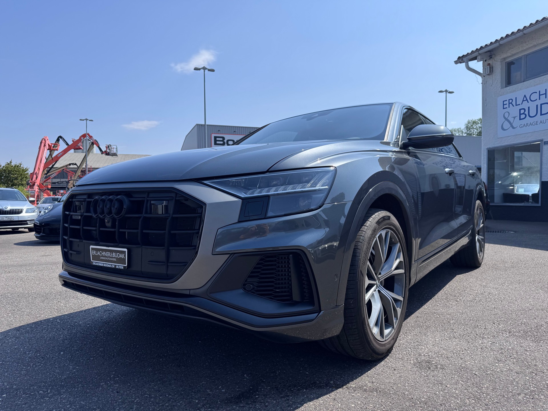 AUDI Q8 55 TFSI quattro tiptronic-showroom-element-1