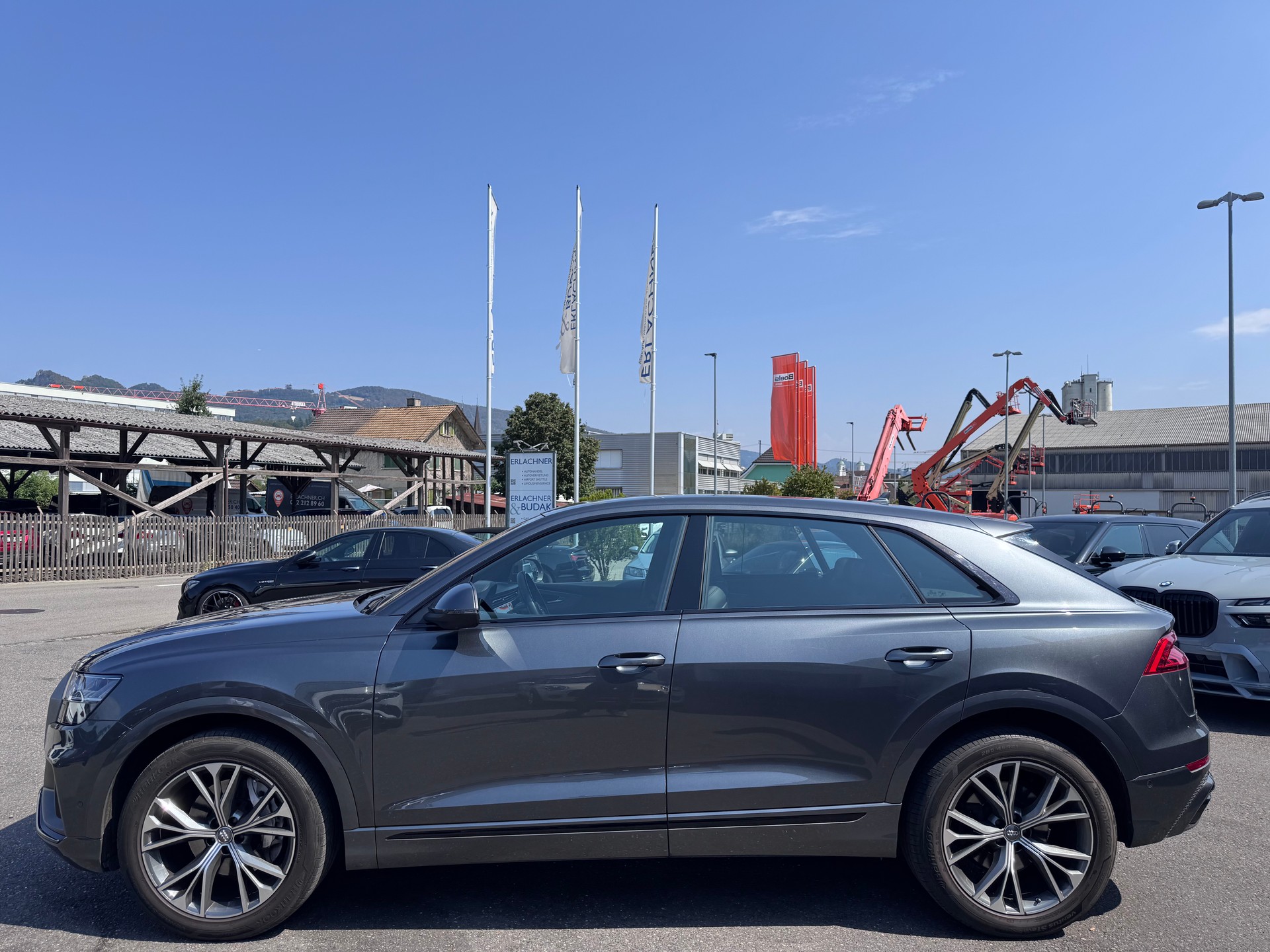 AUDI Q8 55 TFSI quattro tiptronic-showroom-element-2