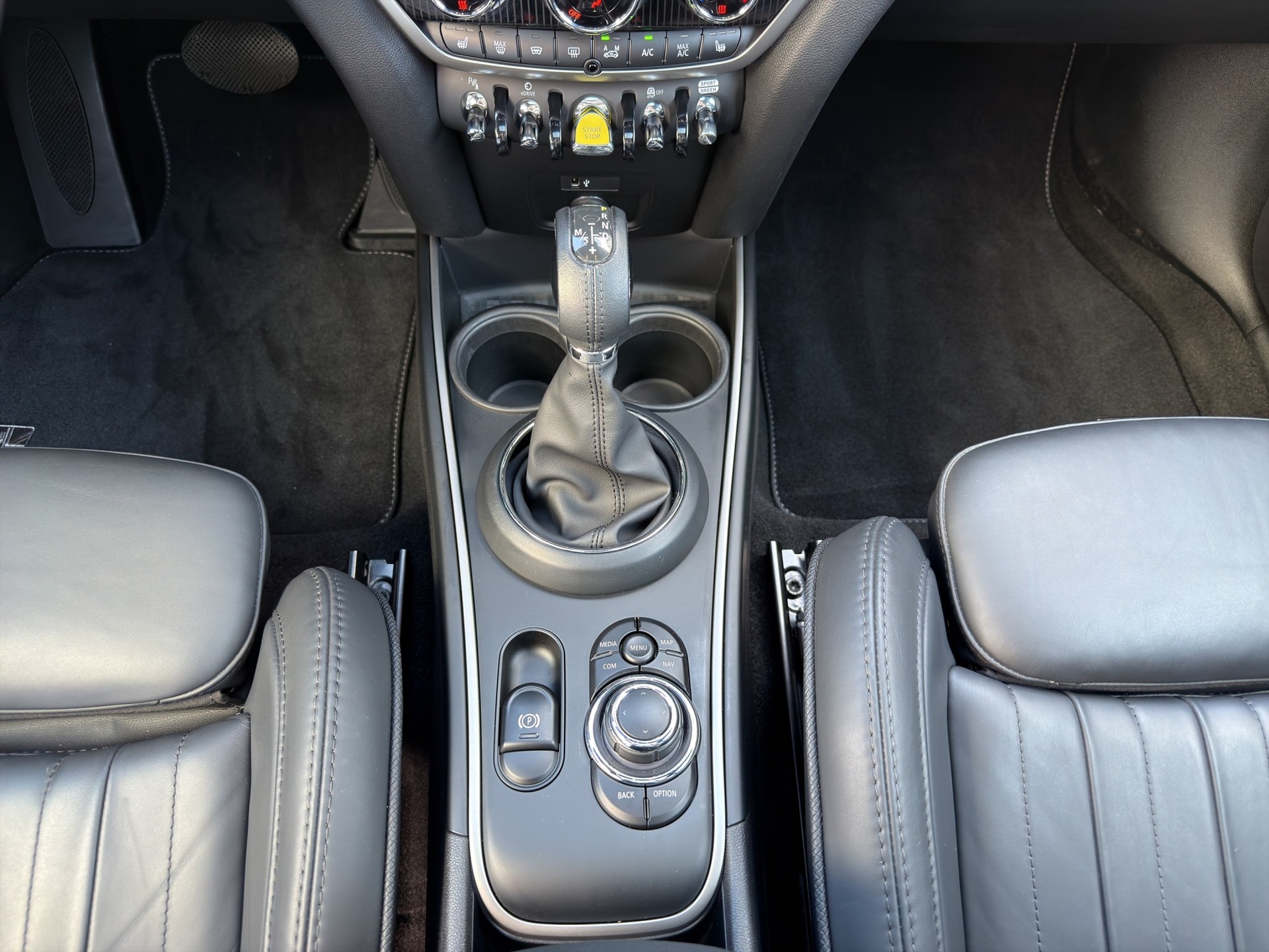 MINI Countryman Cooper SE Highland Edition ALL4 PHEV Steptronic-image-17