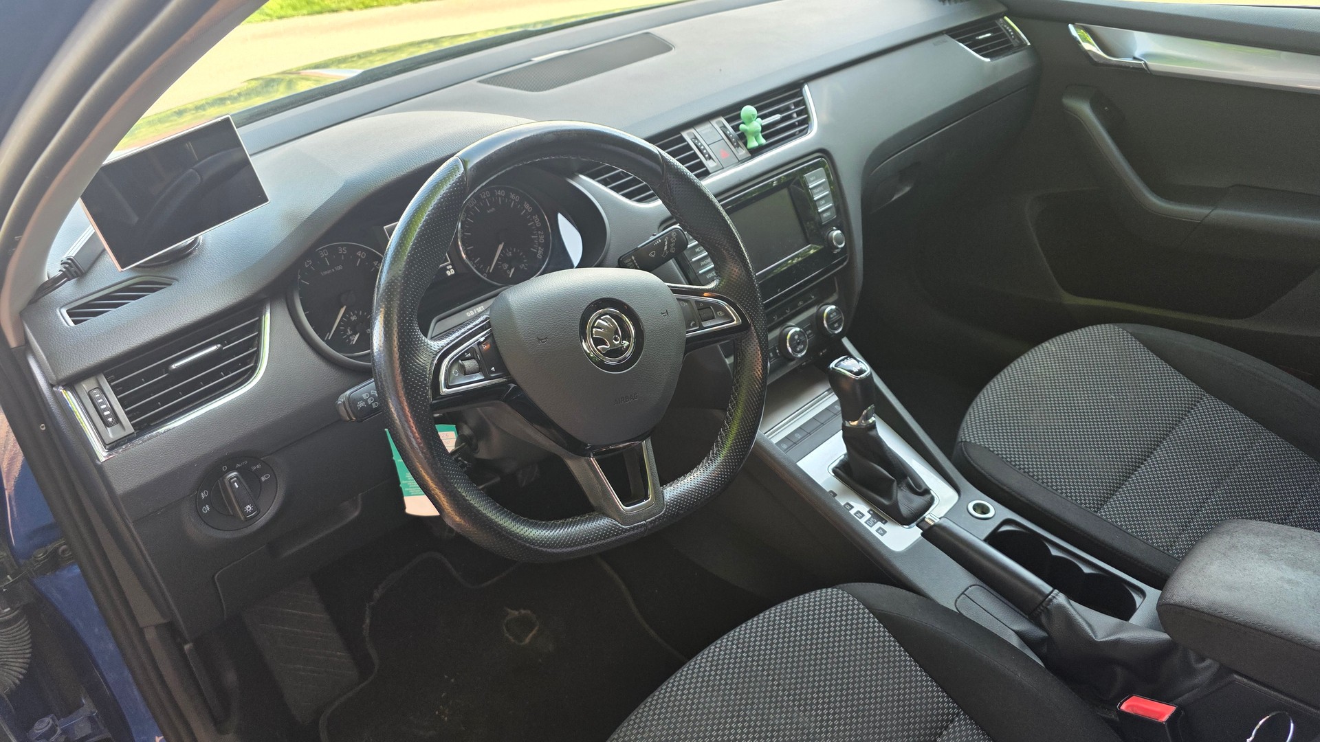 SKODA 2.0 TDI 184 Elegance 4x4 DSG-image-3