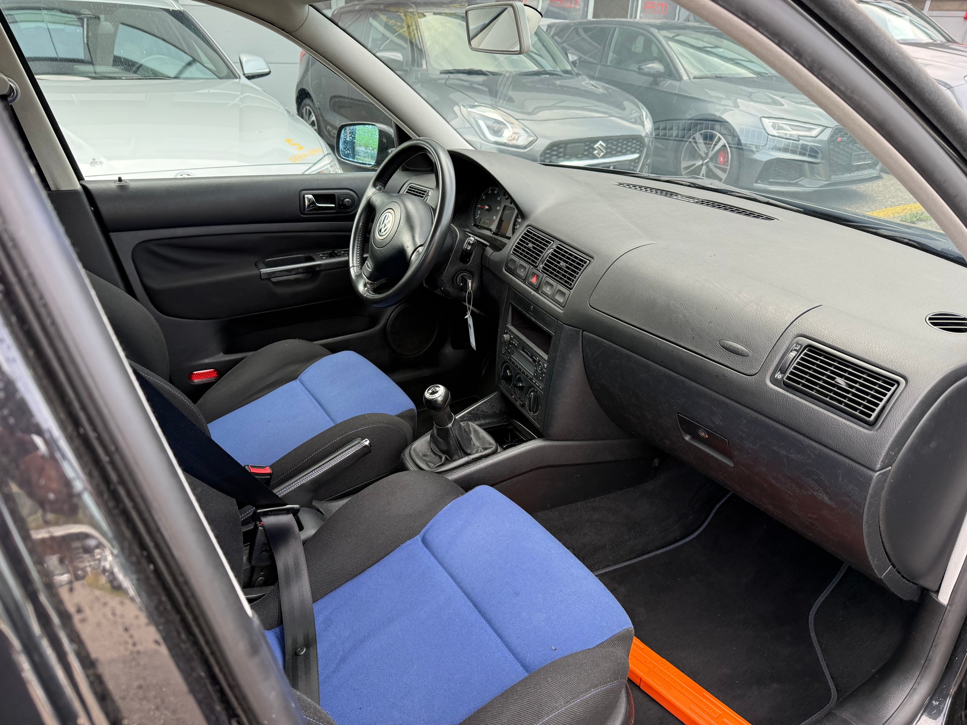 VW Golf 1.6 16V-image-2