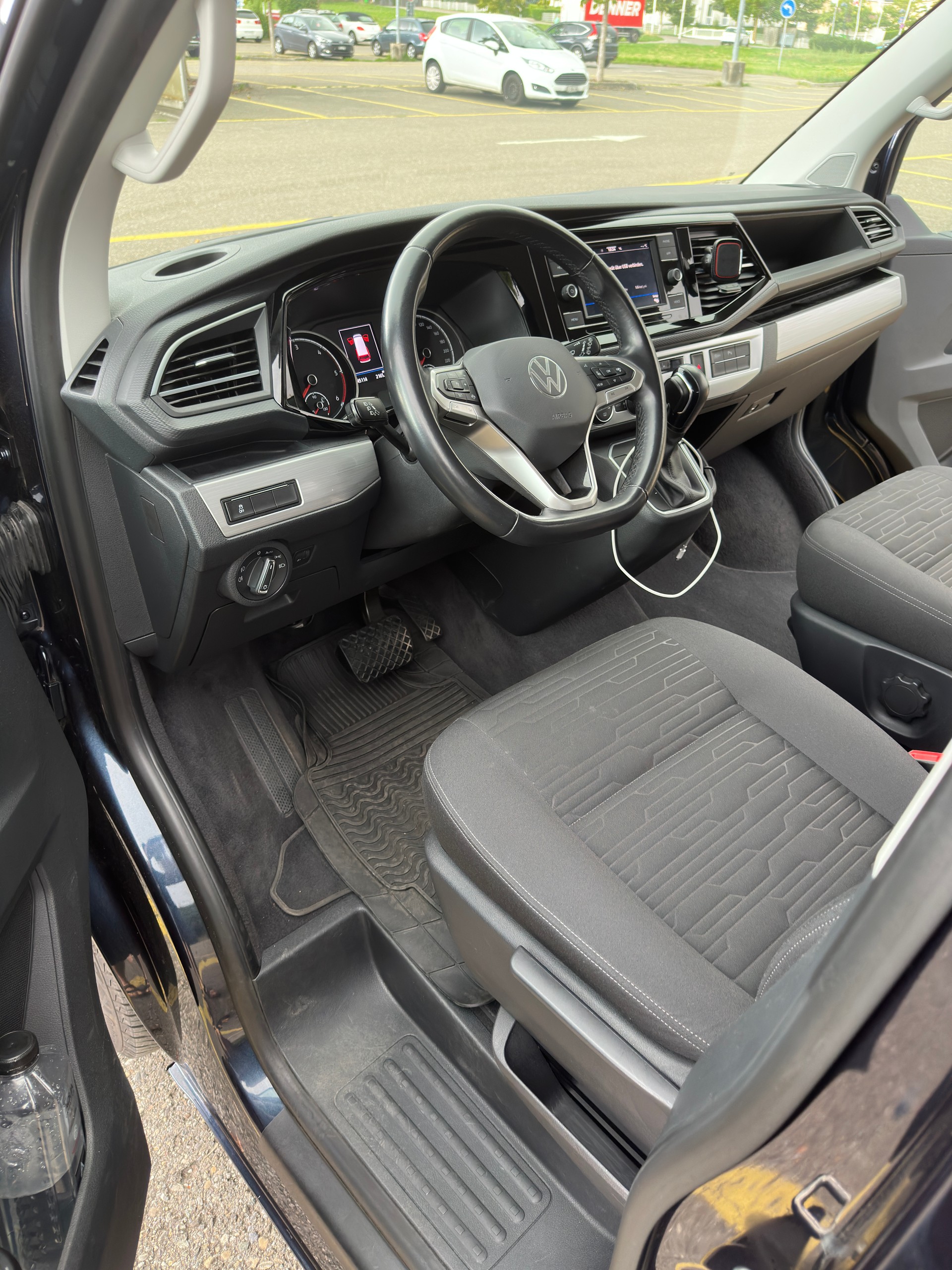 VW VW T6.1 Multivan 2.0 TDI 150 Comfortline DSG * Schiebetüre links und rechts * Zahnriemen getauscht * MFK * Quality 1 Garantie-image-3