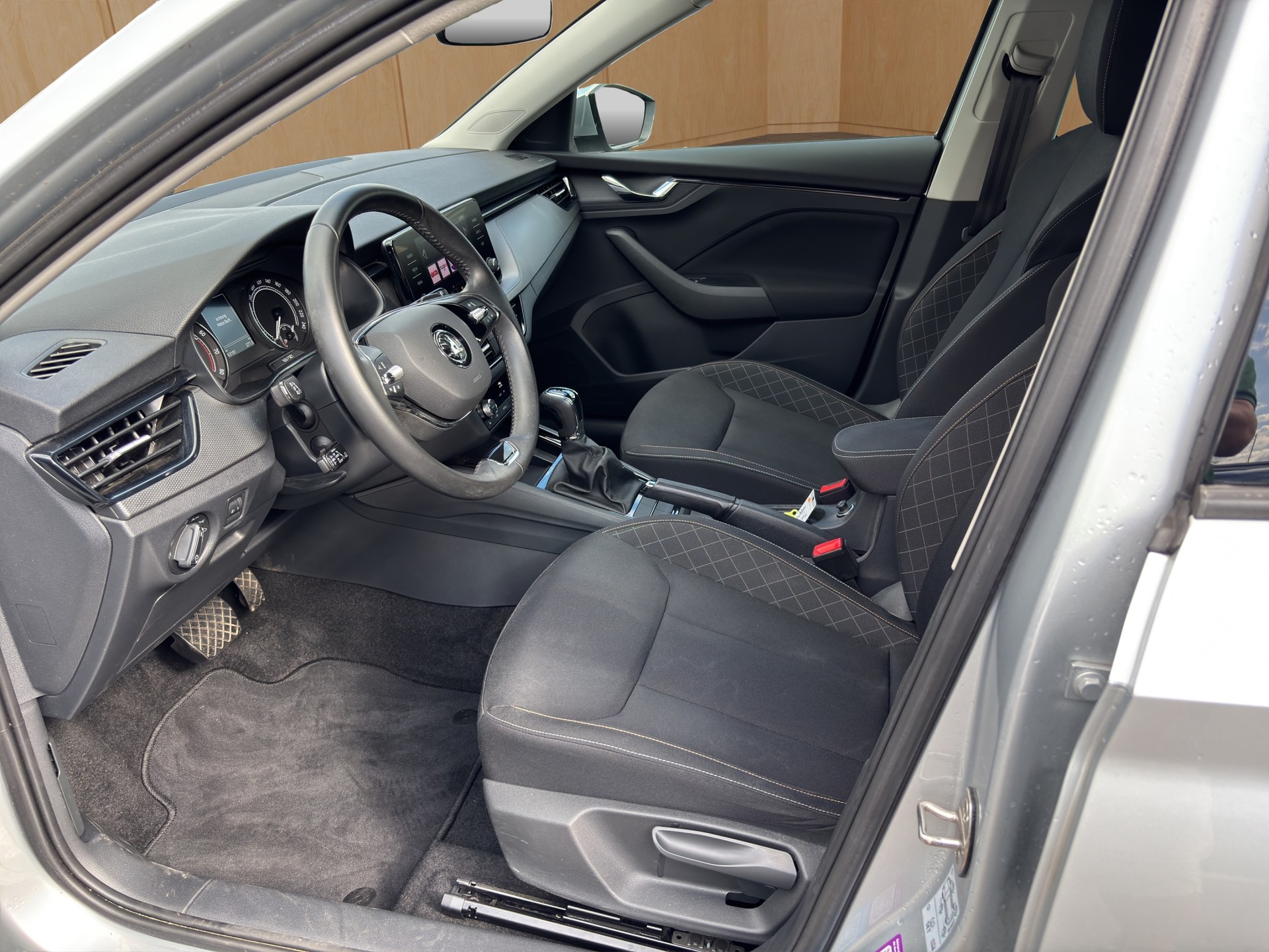SKODA Scala 1.0 TSI Ambition DSG-image-6
