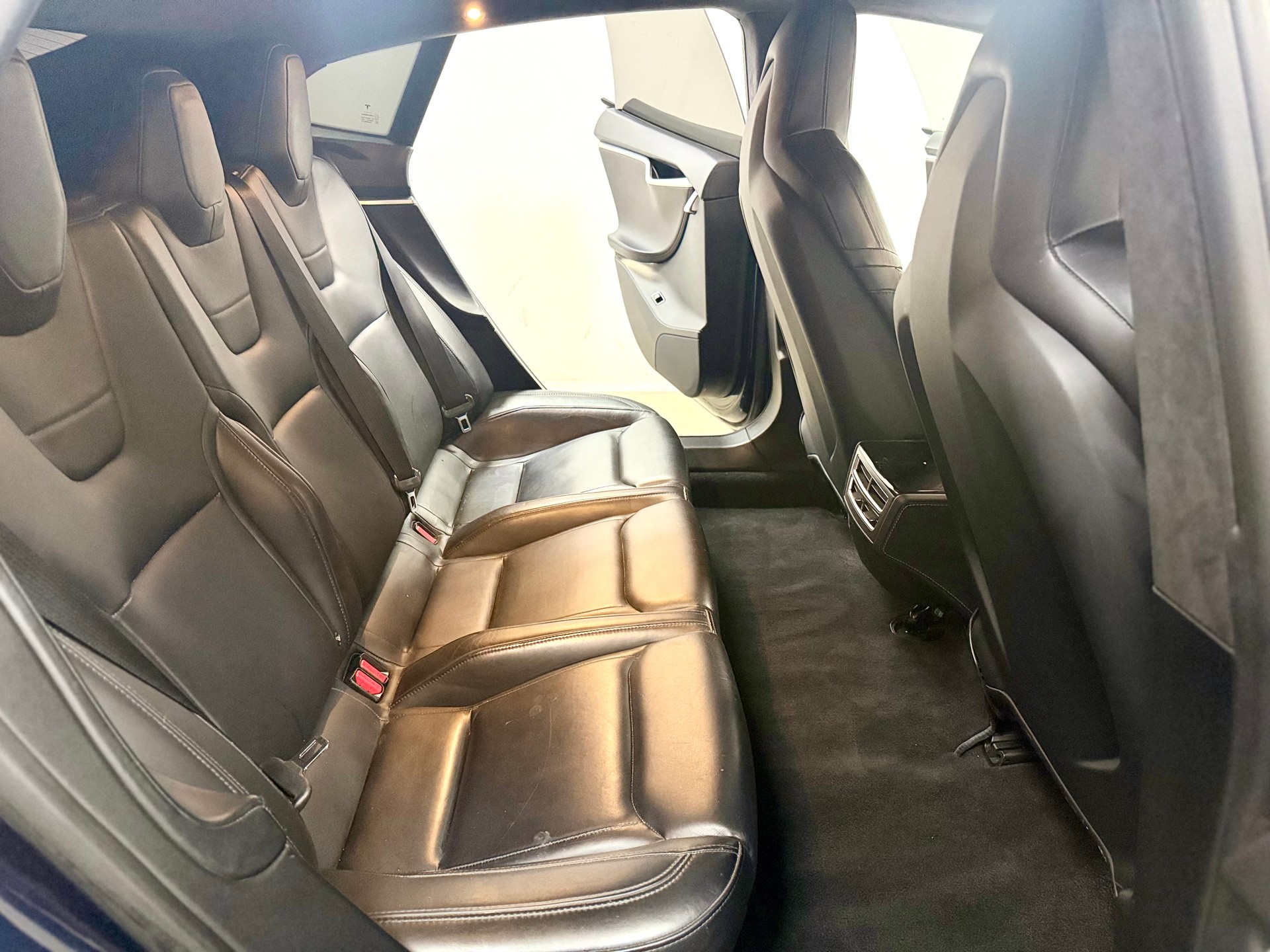 TESLA Model S 85 D Performance FREE SUPERCHARGER-image-6