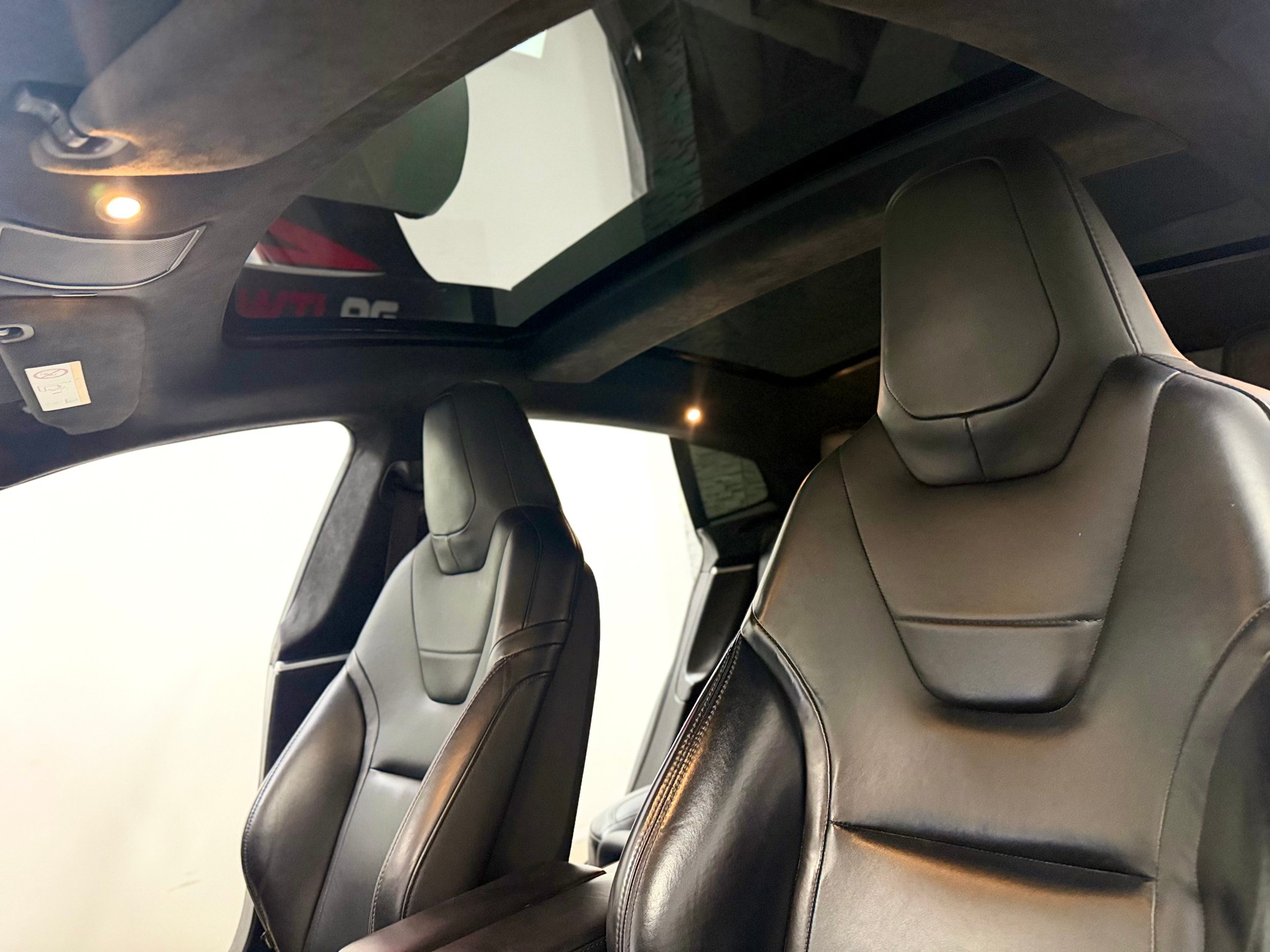 TESLA Model S 85 D Performance FREE SUPERCHARGER-image-8
