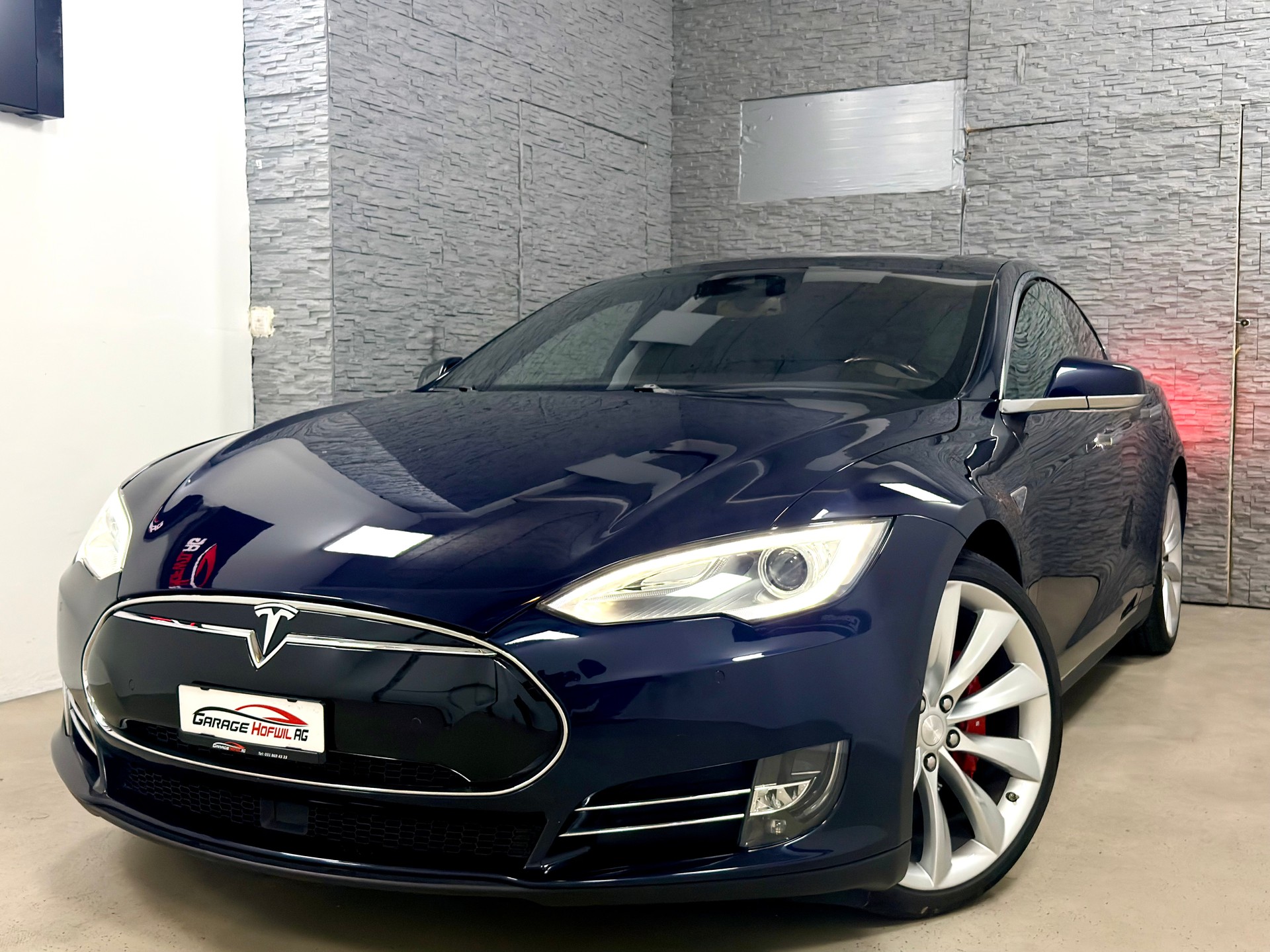 TESLA Model S 85 D Performance FREE SUPERCHARGER-image-0