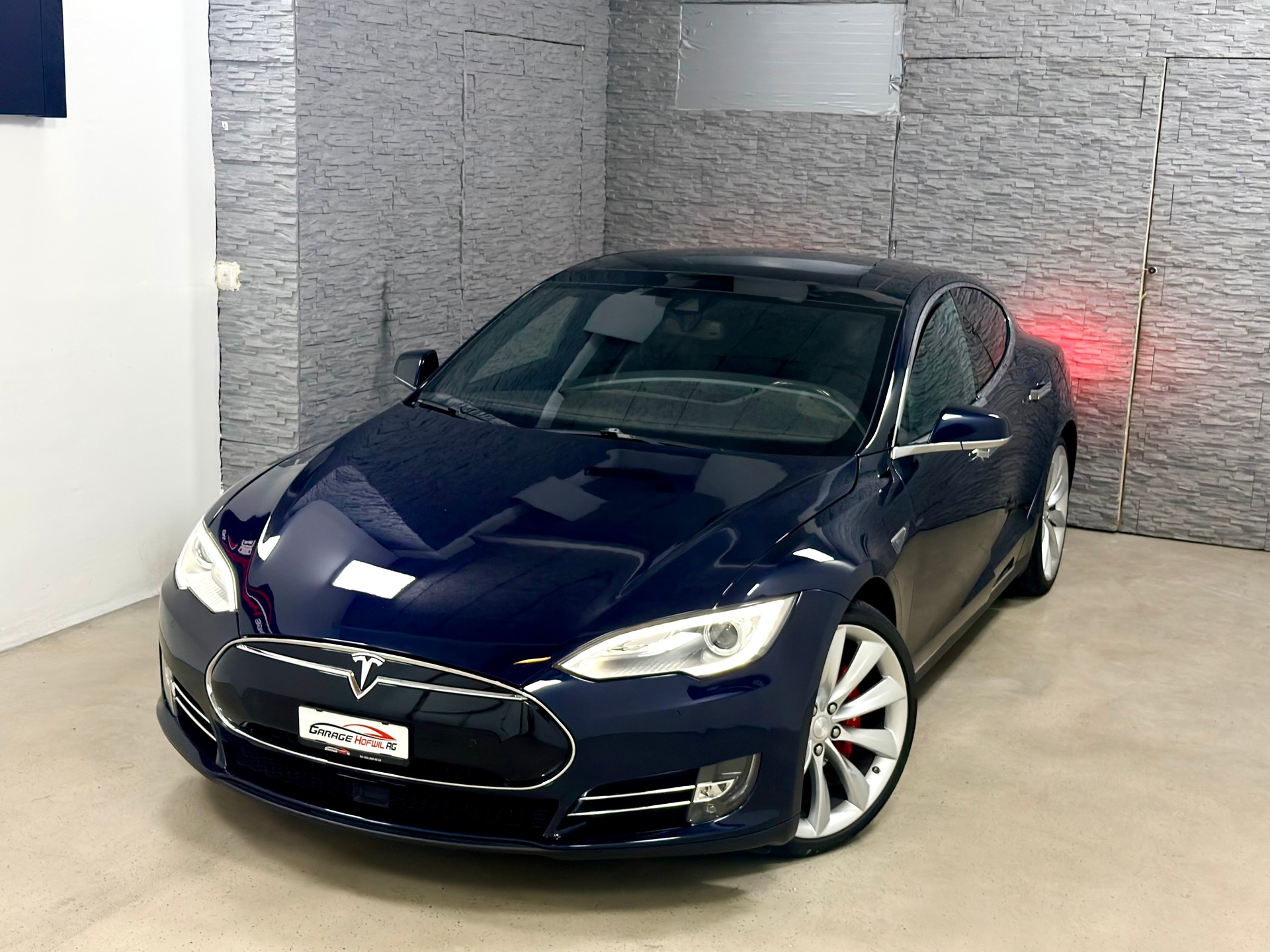 TESLA Model S 85 D Performance FREE SUPERCHARGER-image-1