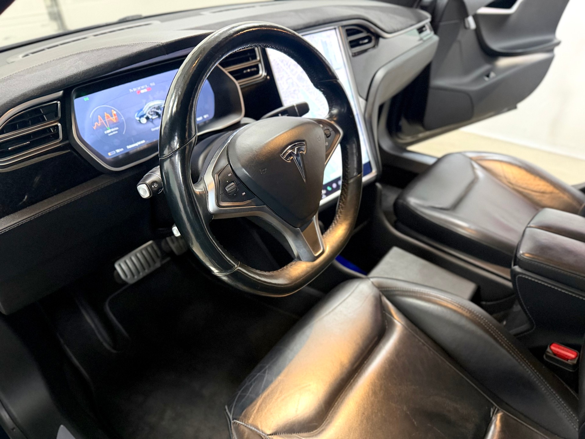 TESLA Model S 85 D Performance FREE SUPERCHARGER-image-7