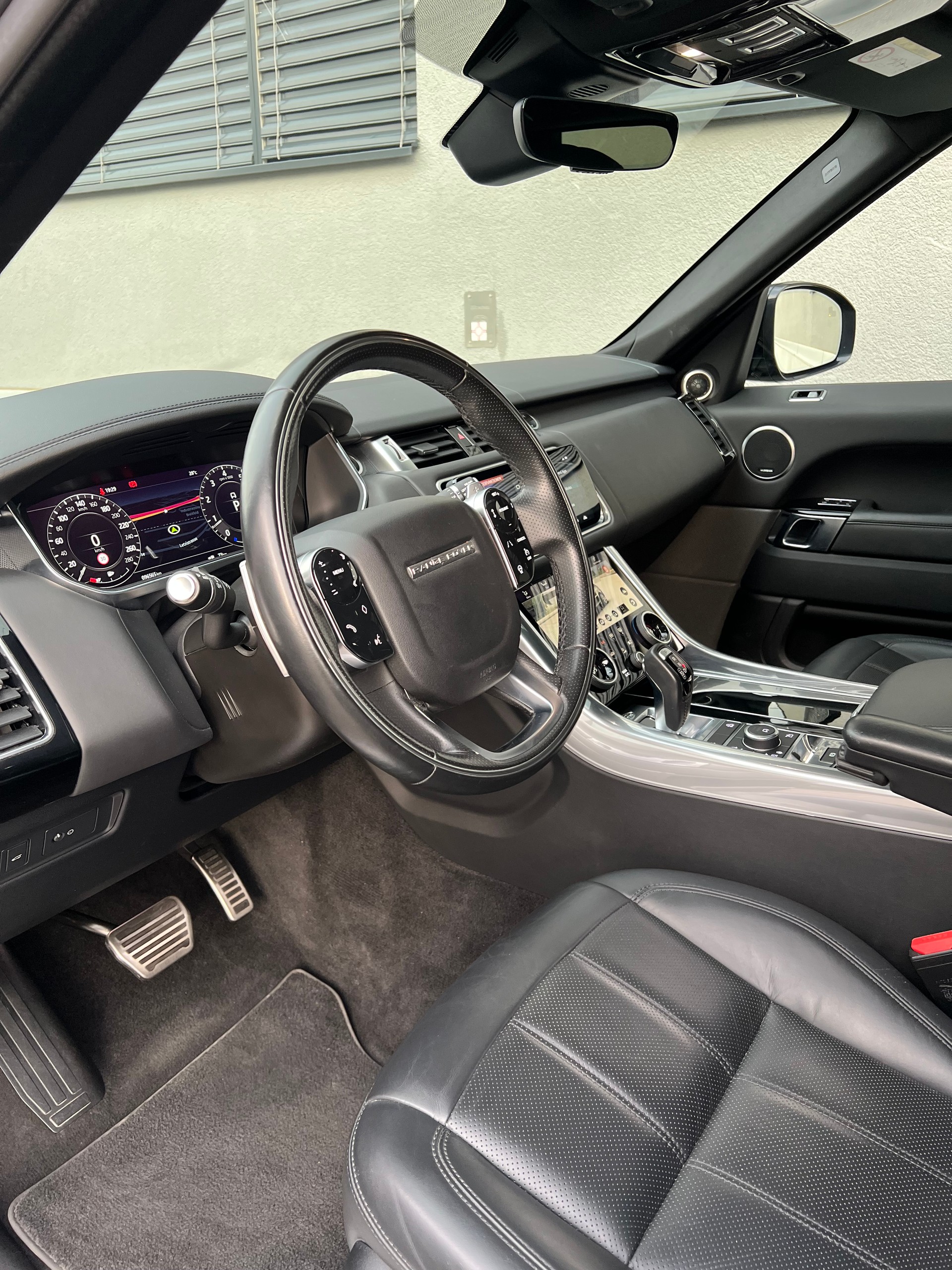 LAND ROVER Range Rover Sport 5.0 V8 S/C HSE Dynamic Automatic-image-9