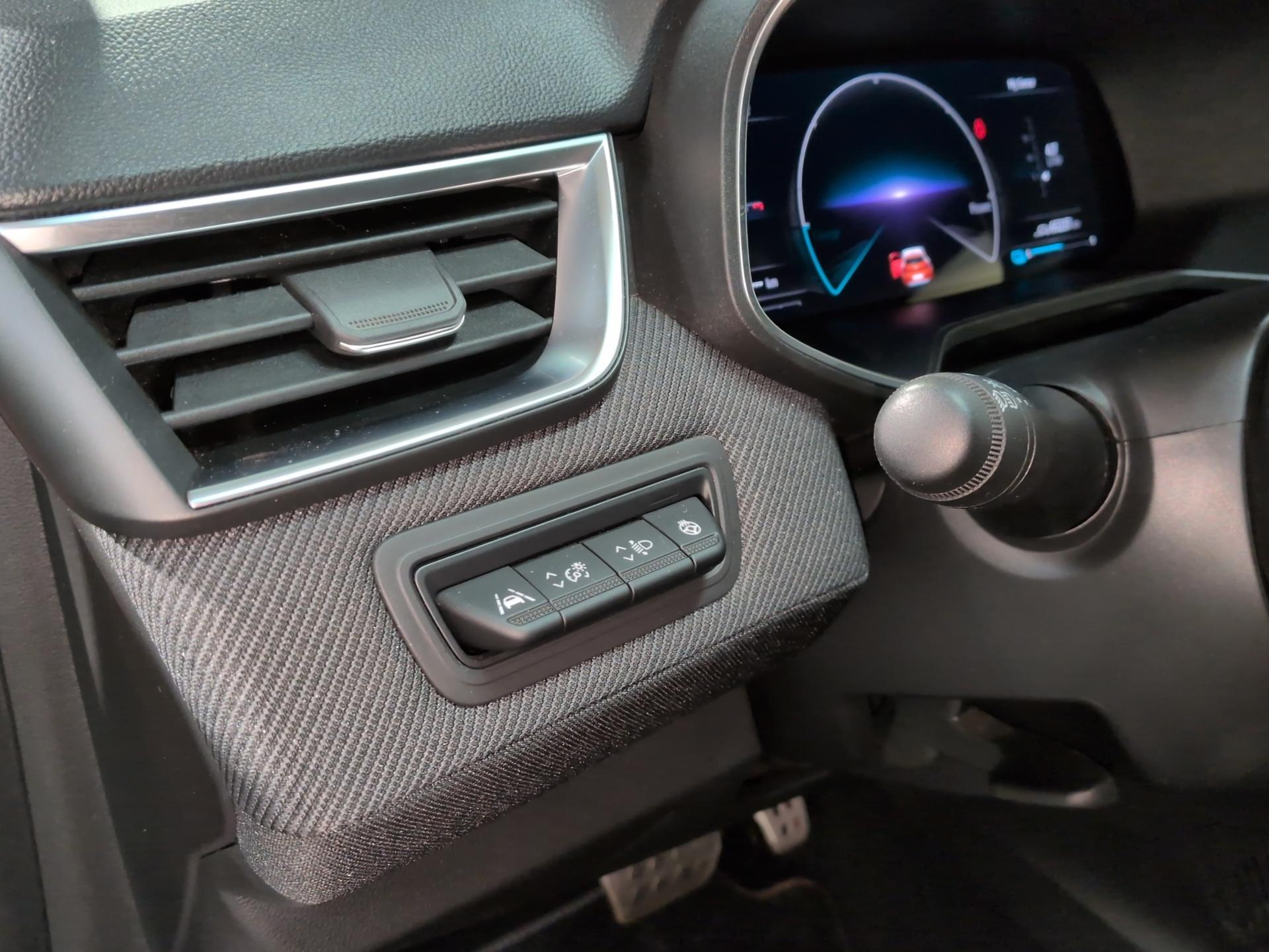 RENAULT Clio 1.6 E-Tech Esprit Alpine-image-18