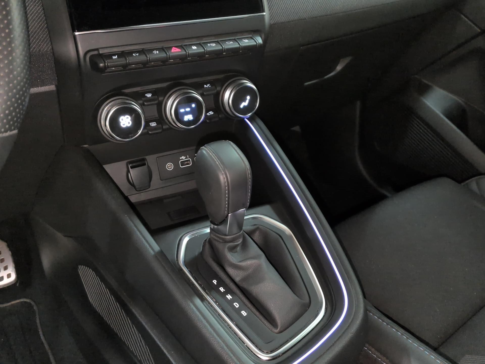 RENAULT Clio 1.6 E-Tech Esprit Alpine-image-11
