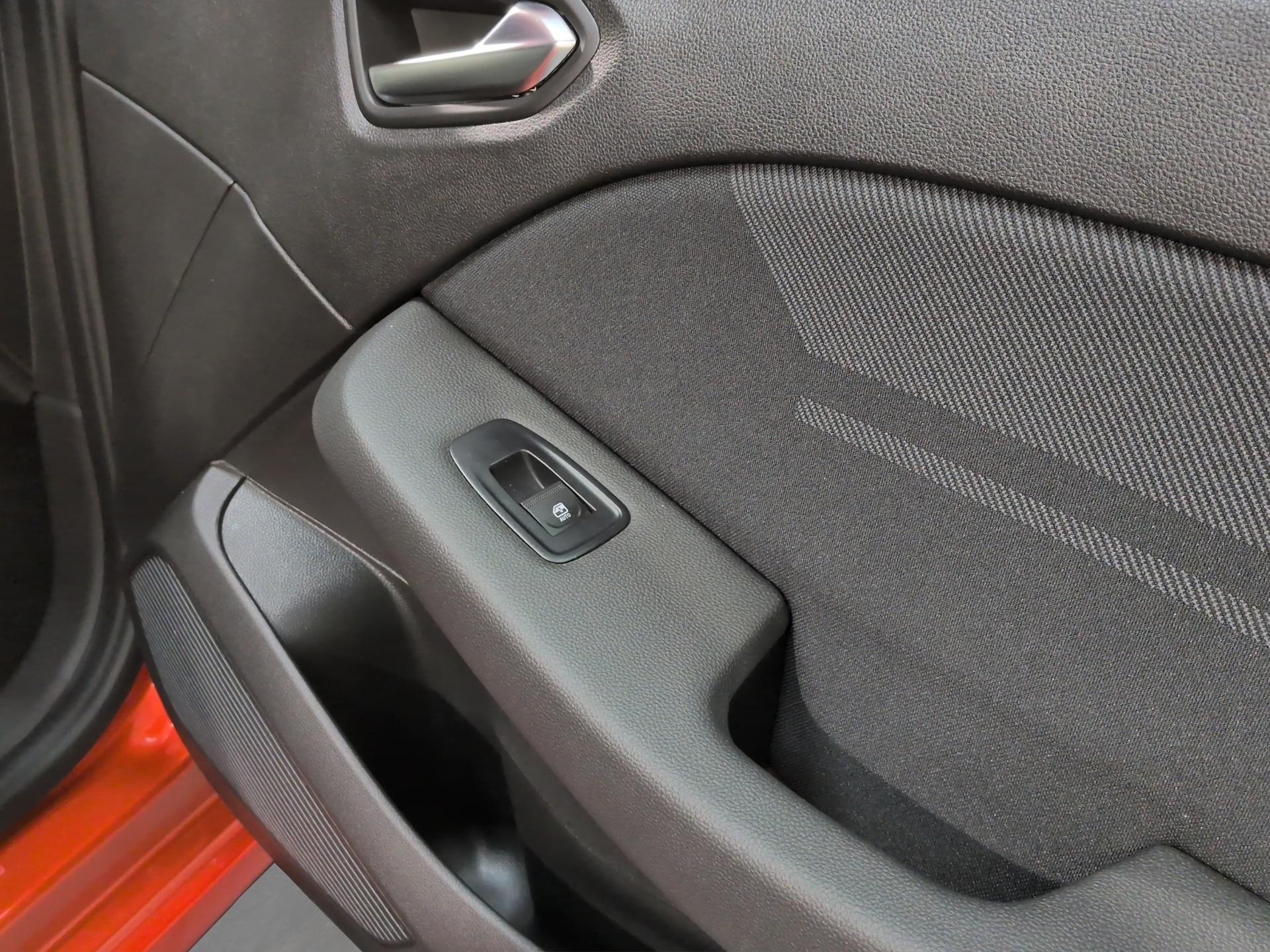 RENAULT Clio 1.6 E-Tech Esprit Alpine-image-21