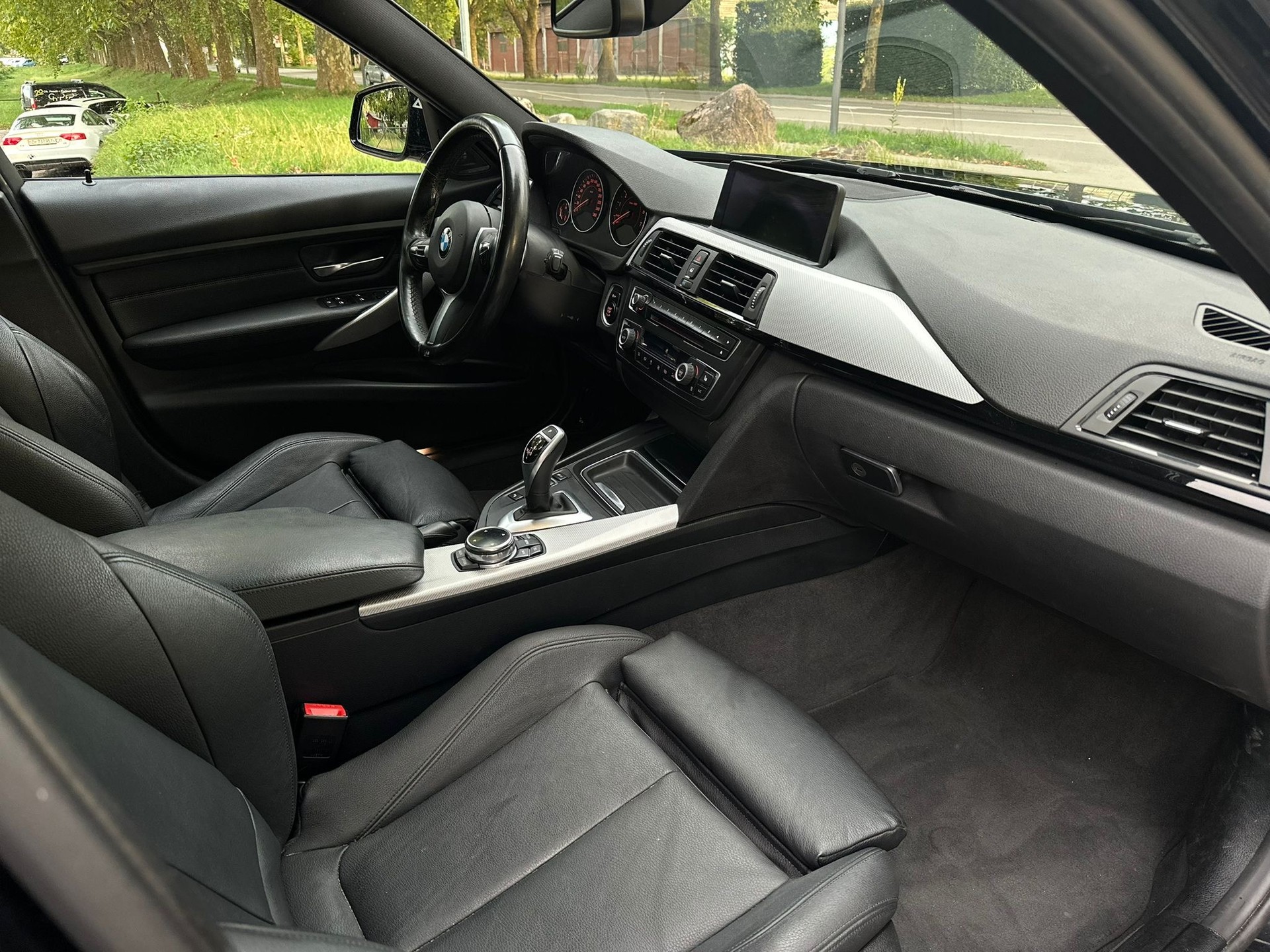BMW 335i xDrive Touring Sport Line Steptronic-image-11