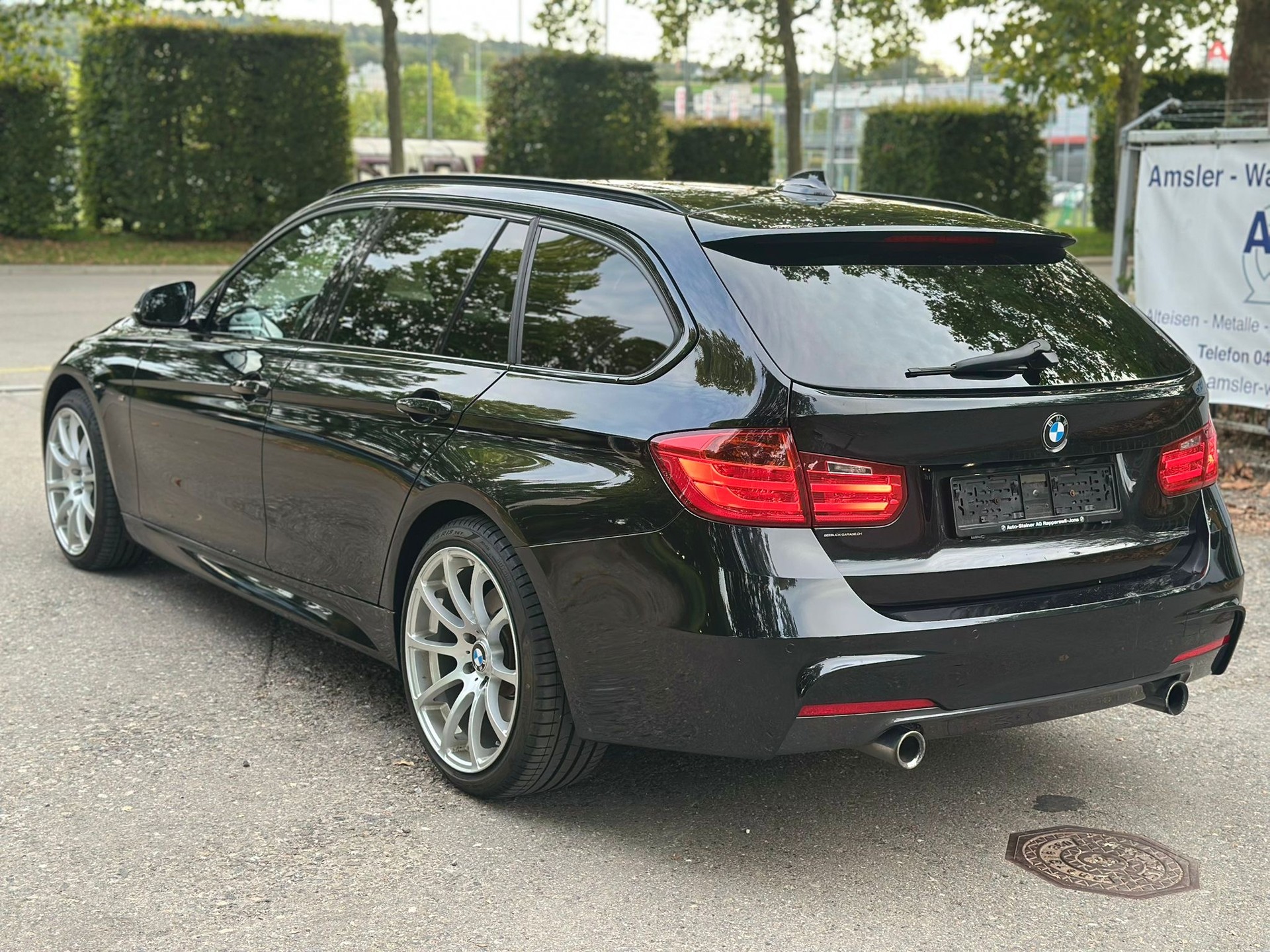 BMW 335i xDrive Touring Sport Line Steptronic-image-4