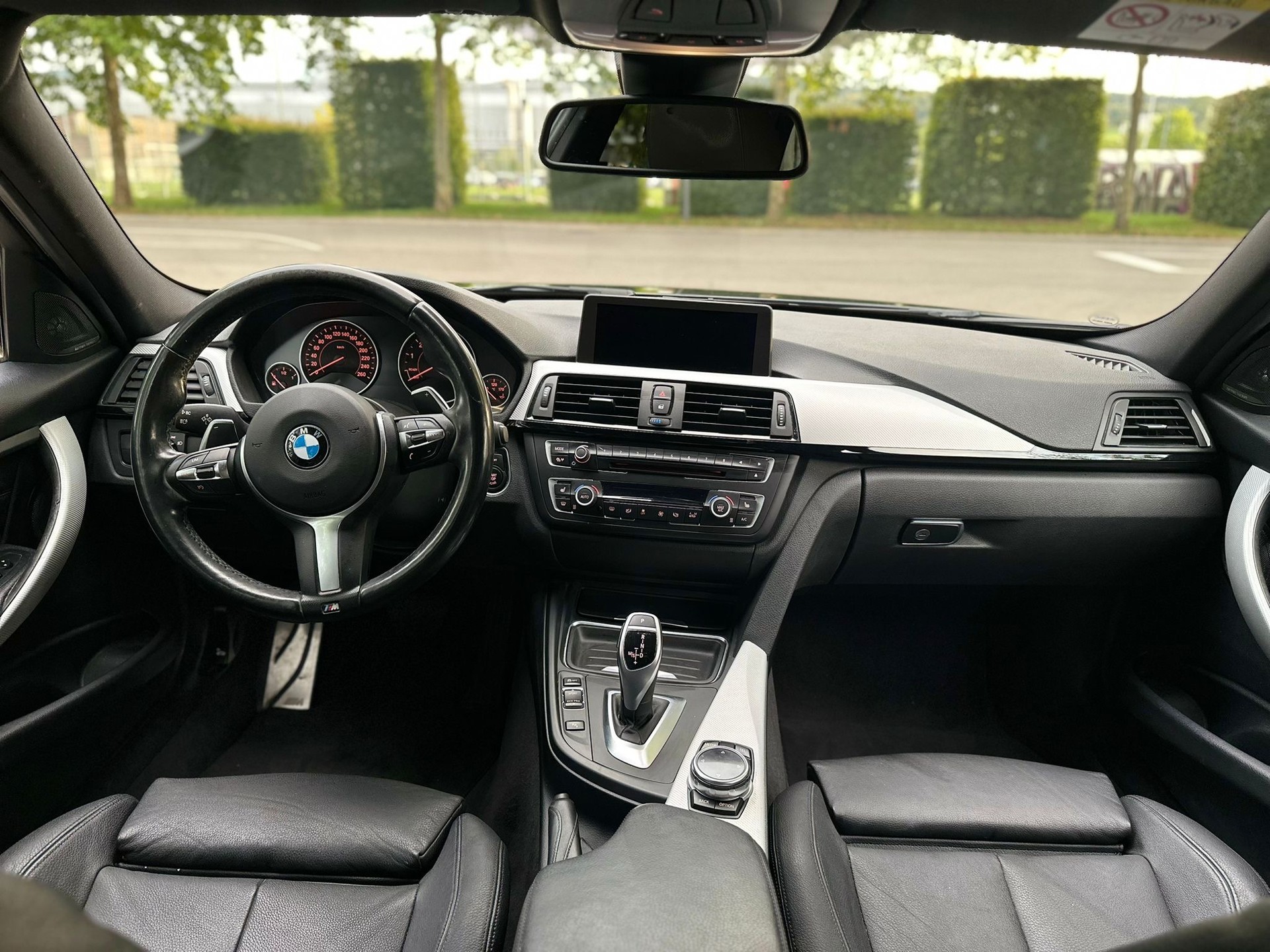 BMW 335i xDrive Touring Sport Line Steptronic-image-8