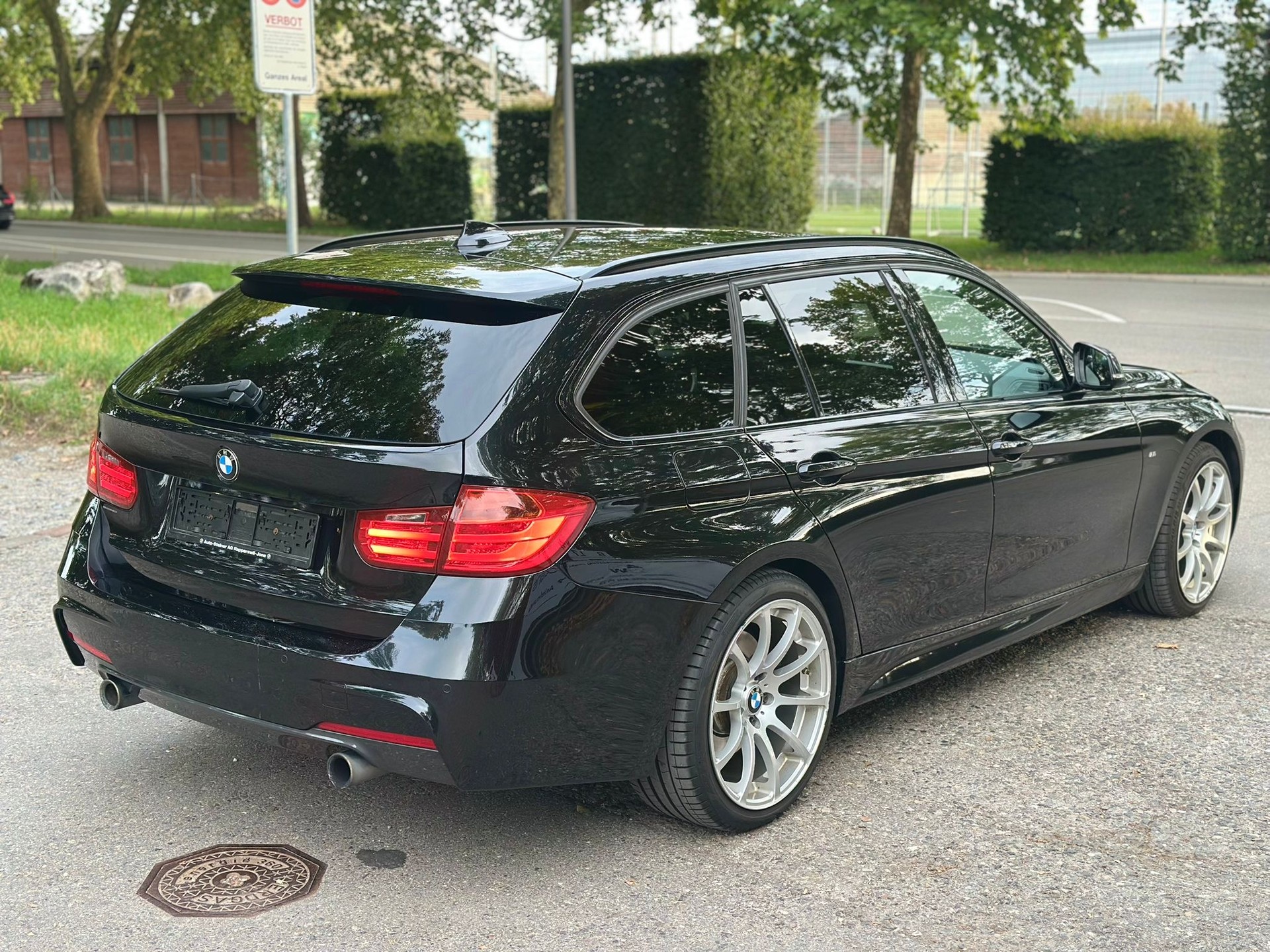 BMW 335i xDrive Touring Sport Line Steptronic-image-0