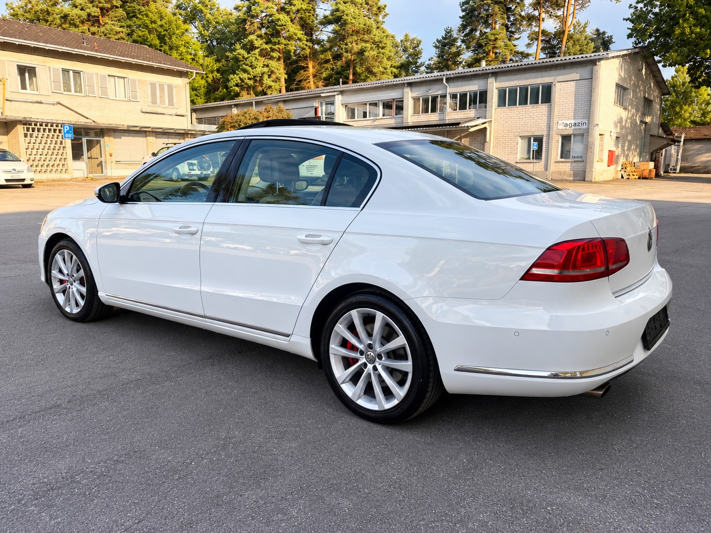 VW Passat CC 3.6 V6 FSI Advance 4Motion-image-2