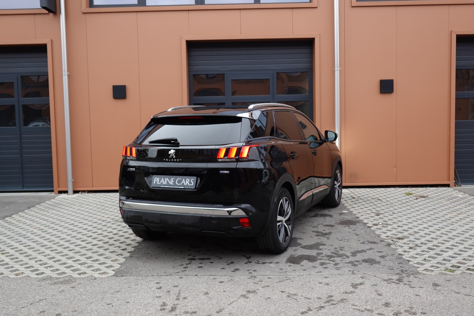 PEUGEOT 3008 1.2 PureTech "* CH Auto * Toit Panoramique * Climatisation Bi-zone * GPS * Aide au Stationnement * Cuir / Tissu *"-image-7