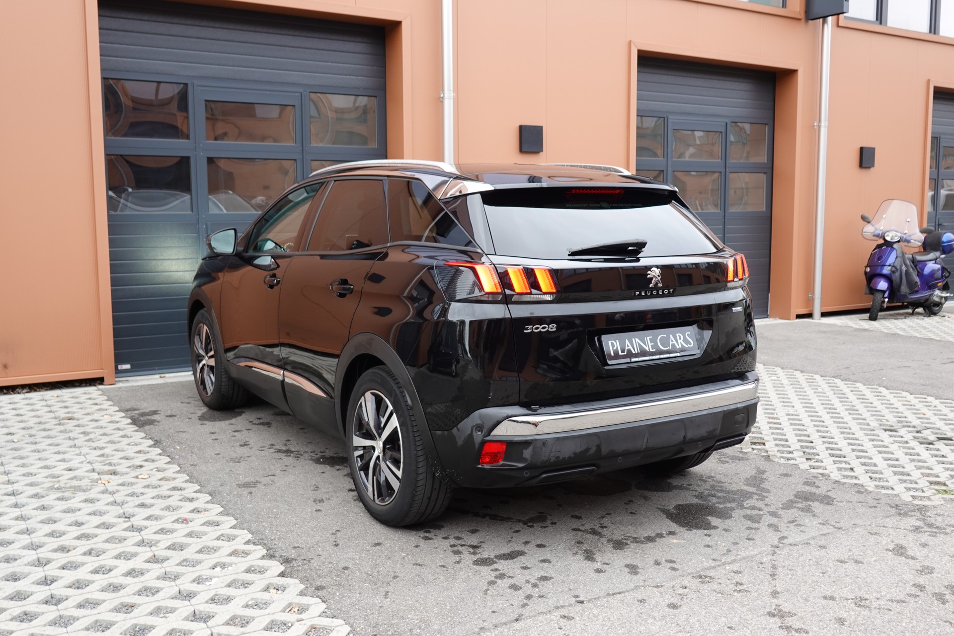 PEUGEOT 3008 1.2 PureTech "* CH Auto * Toit Panoramique * Climatisation Bi-zone * GPS * Aide au Stationnement * Cuir / Tissu *"-image-9