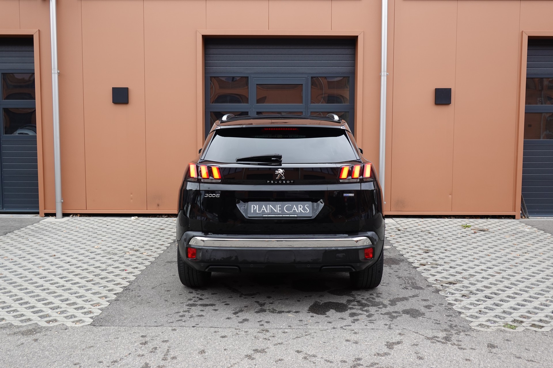 PEUGEOT 3008 1.2 PureTech "* CH Auto * Toit Panoramique * Climatisation Bi-zone * GPS * Aide au Stationnement * Cuir / Tissu *"-image-8