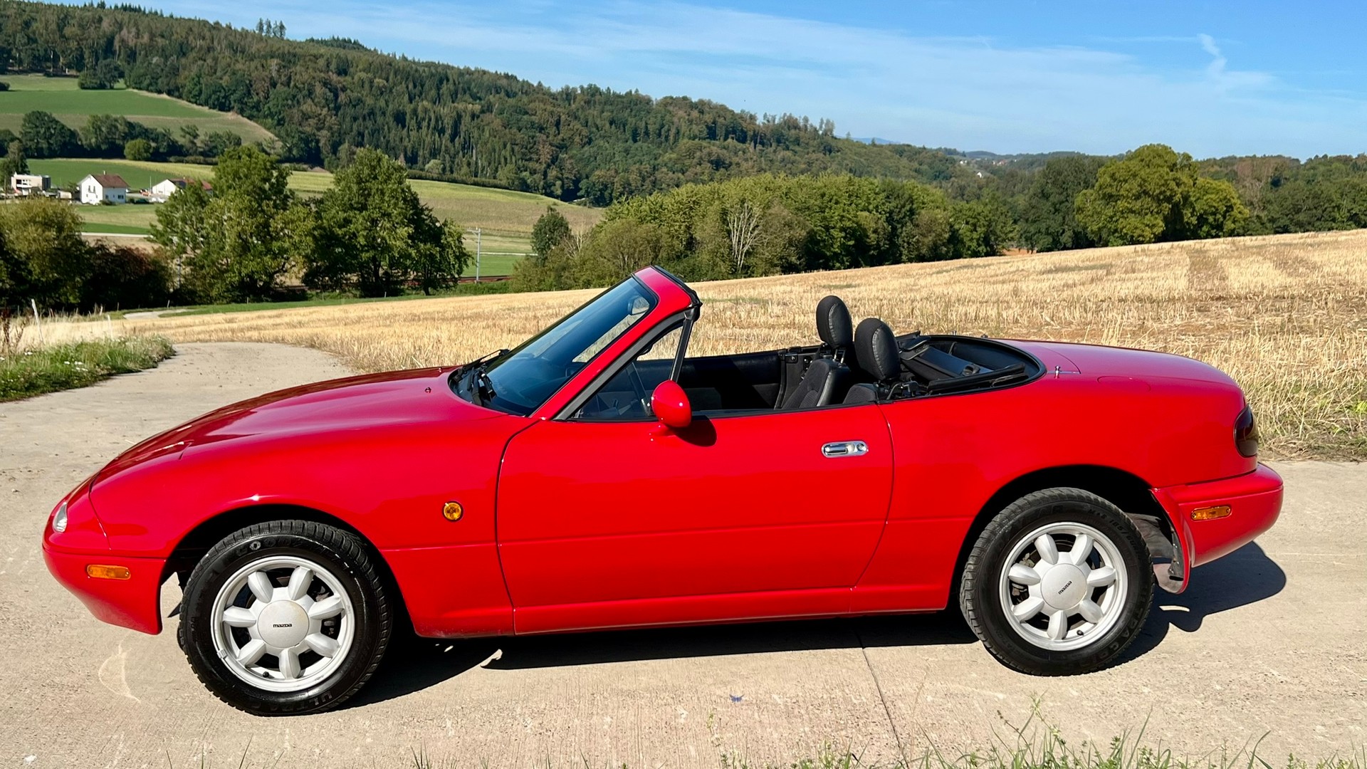 MAZDA MX-5 1.6i-image-2