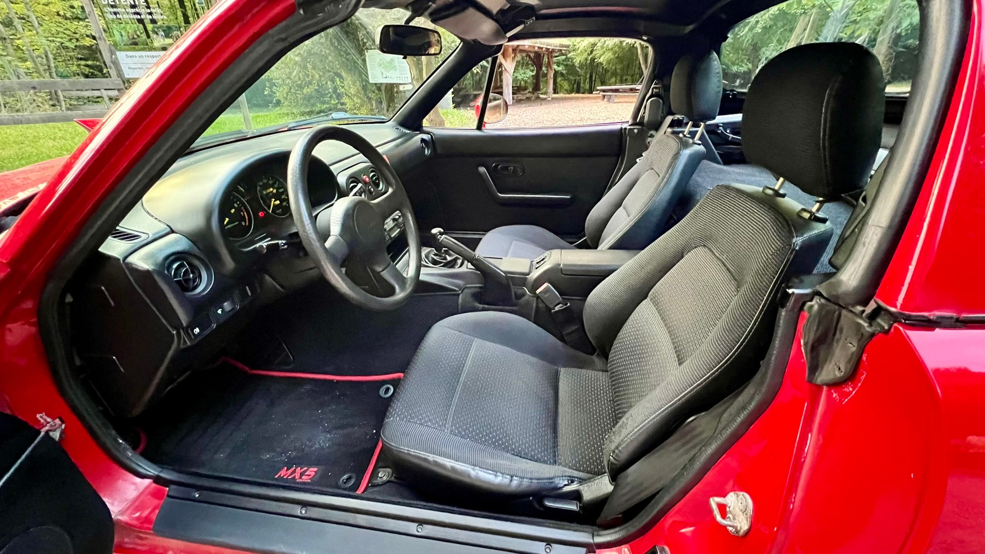 MAZDA MX-5 1.6i-image-12