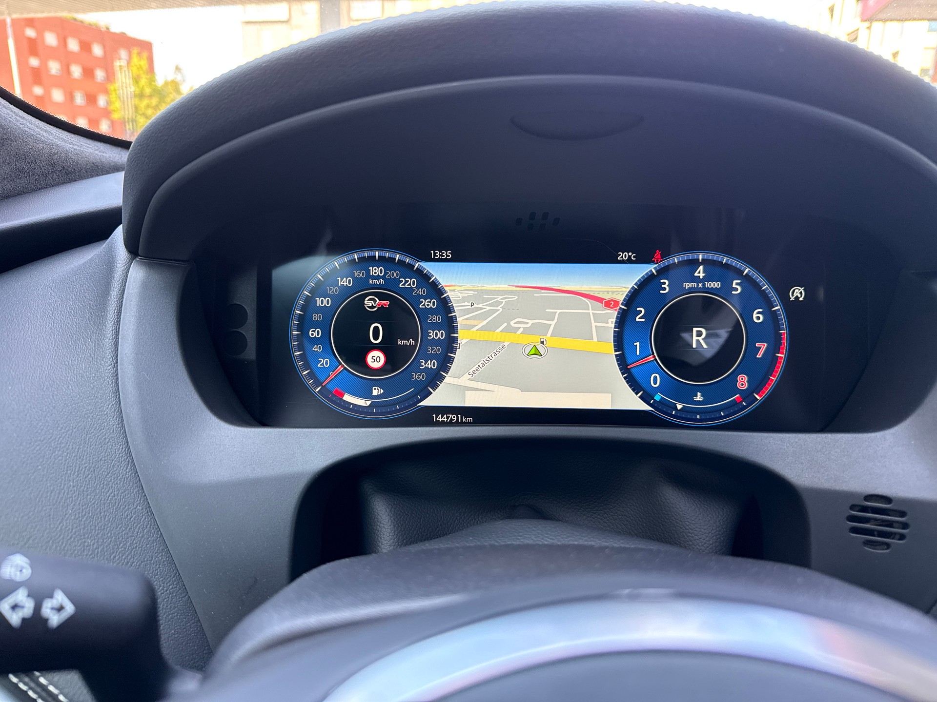 JAGUAR F-Pace 5.0 V8 SVR AWD Automatik-image-12