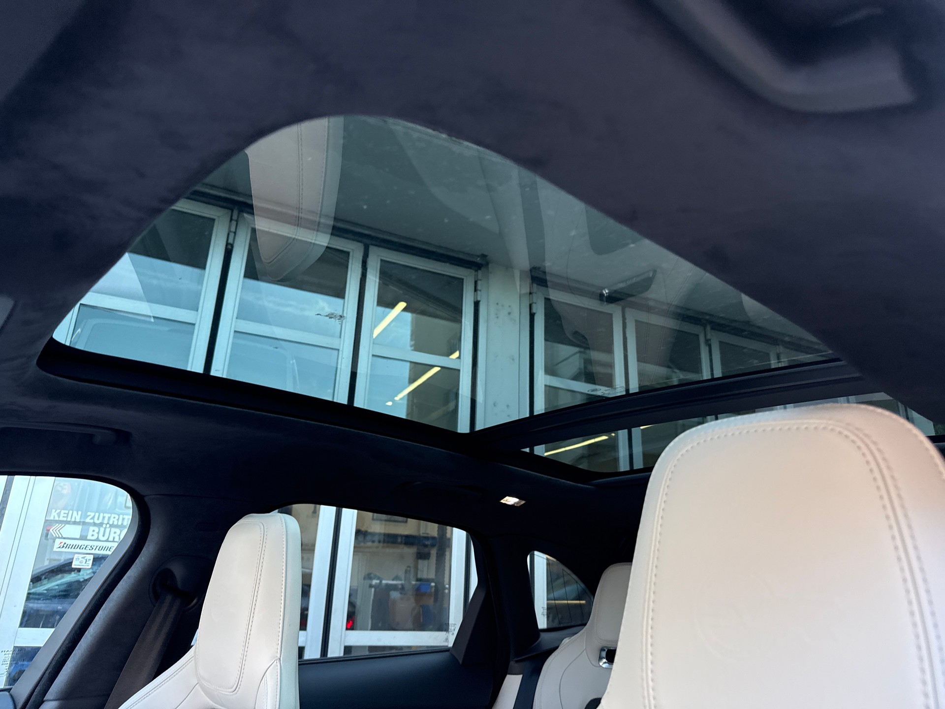 JAGUAR F-Pace 5.0 V8 SVR AWD Automatik-image-9