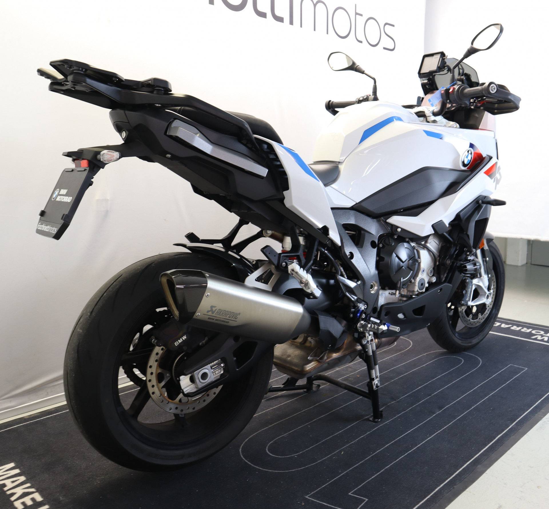 BMW S 1000 XR M-showroom-element-3