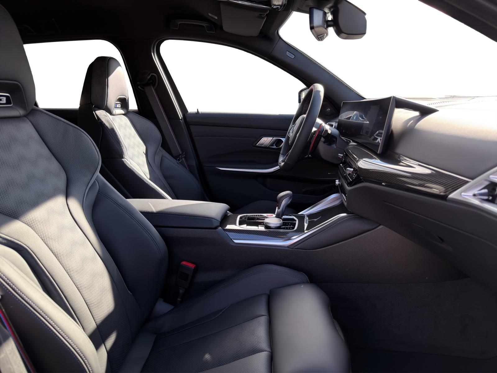 BMW M3 Competition M xDrive Touring-image-14