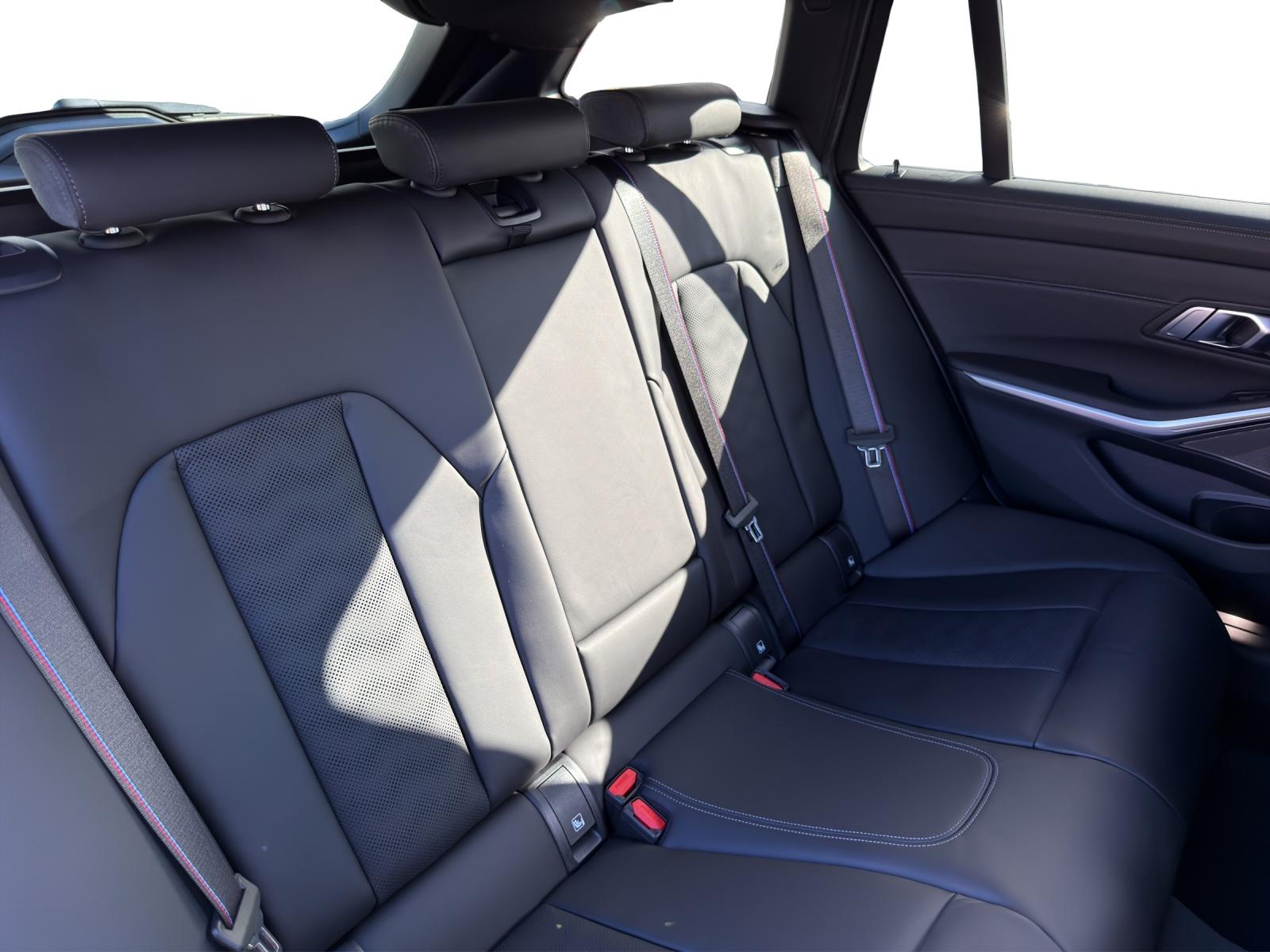 BMW M3 Competition M xDrive Touring-image-15