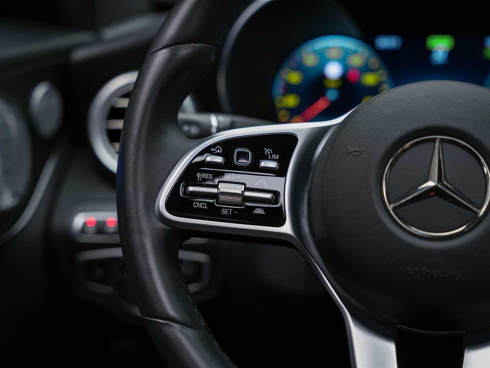 MERCEDES-BENZ C 200 Coupé 4Matic AMG Line 9G-Tronic *CH-Fahrzeug*Sternen Himmel*Panorama*Sitzbelüftung*-image-25
