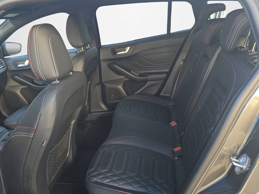 FORD Focus 1.0i EcoB Hybrid 155 ST-Line Vignale-image-14