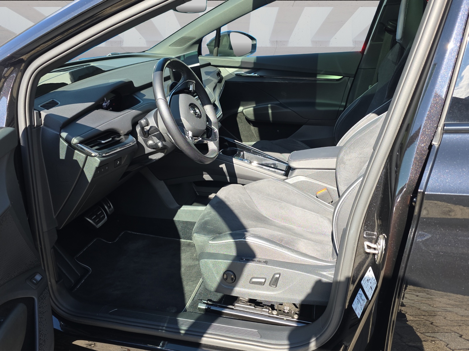 SKODA Enyaq iV 80 SportLine-image-4