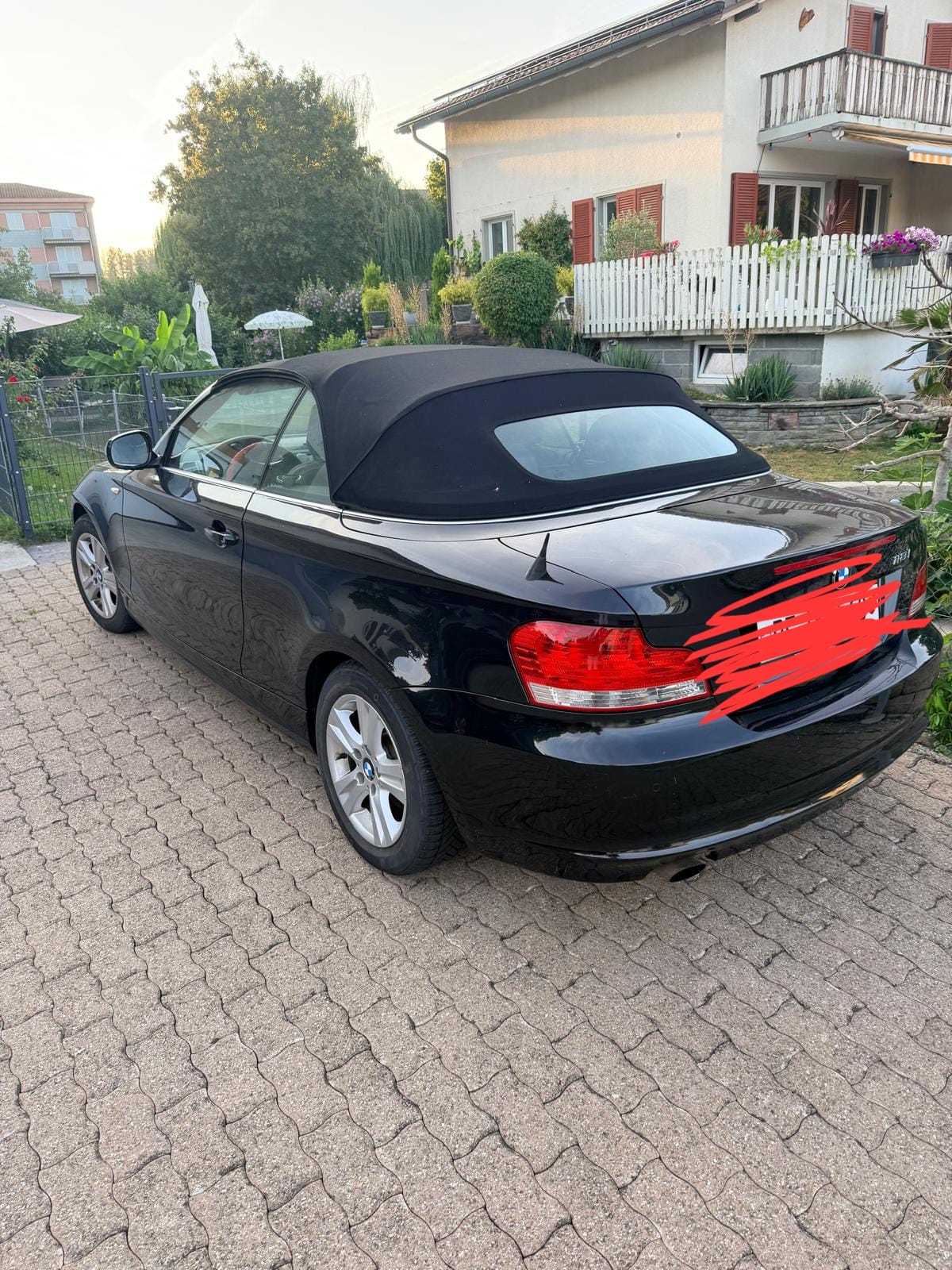 BMW 118i-image-2