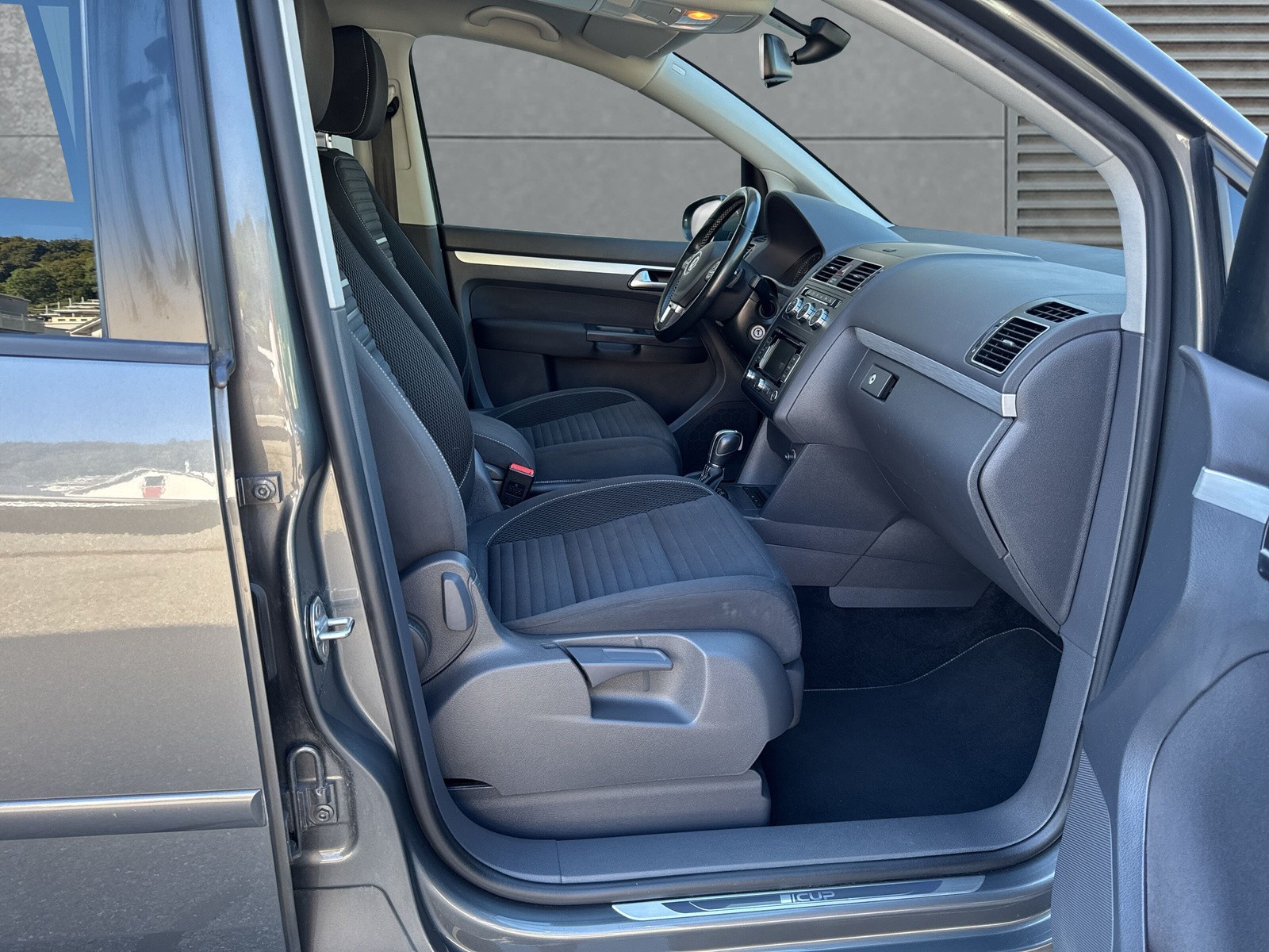 VW Touran 1.4 TSI Cup DSG-image-9