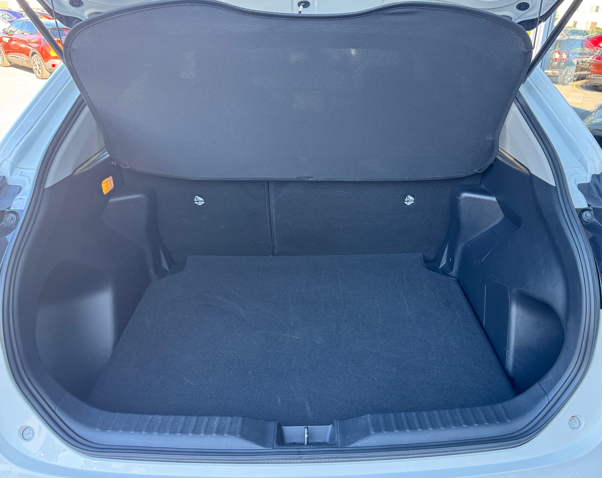 TOYOTA Yaris Cross 1.5 Comfort e-CVT AWDi-image-8