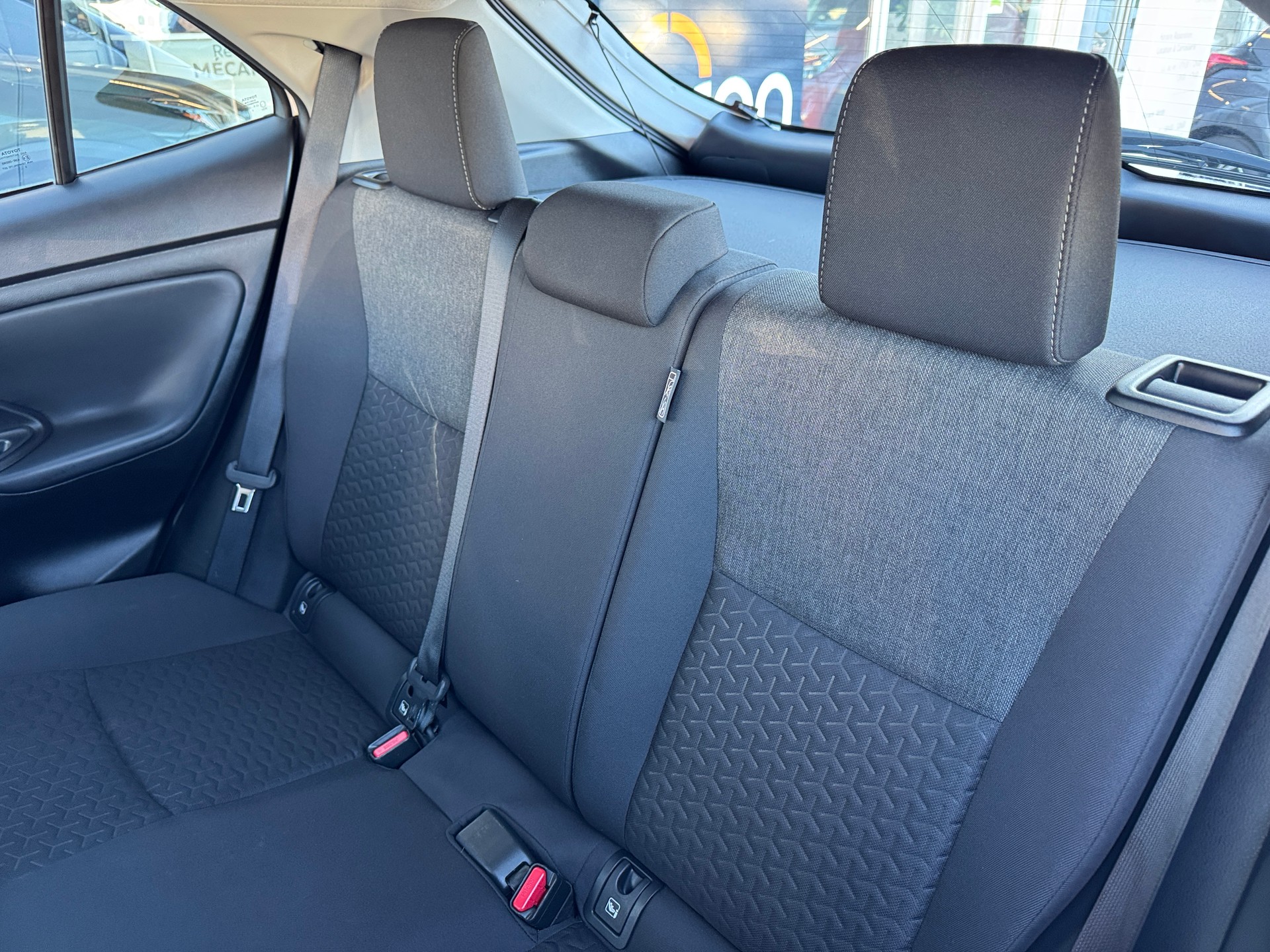 TOYOTA Yaris Cross 1.5 Comfort e-CVT AWDi-image-12