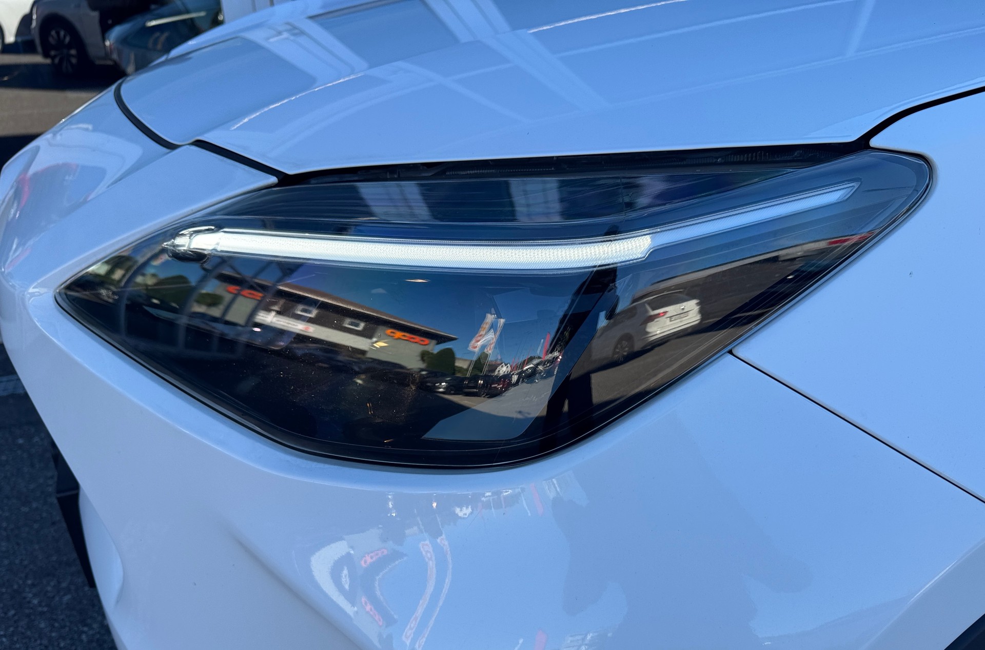 TOYOTA Yaris Cross 1.5 Comfort e-CVT AWDi-image-4