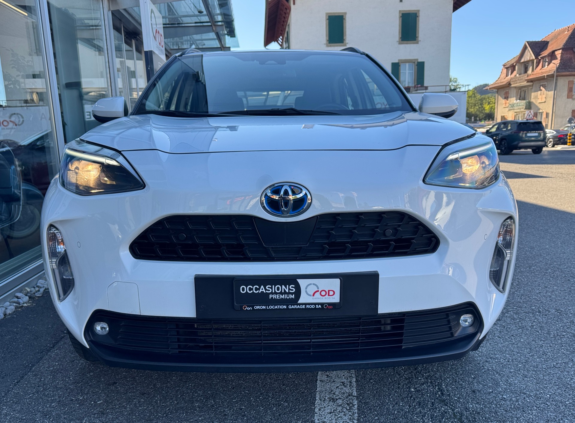 TOYOTA Yaris Cross 1.5 Comfort e-CVT AWDi-image-3