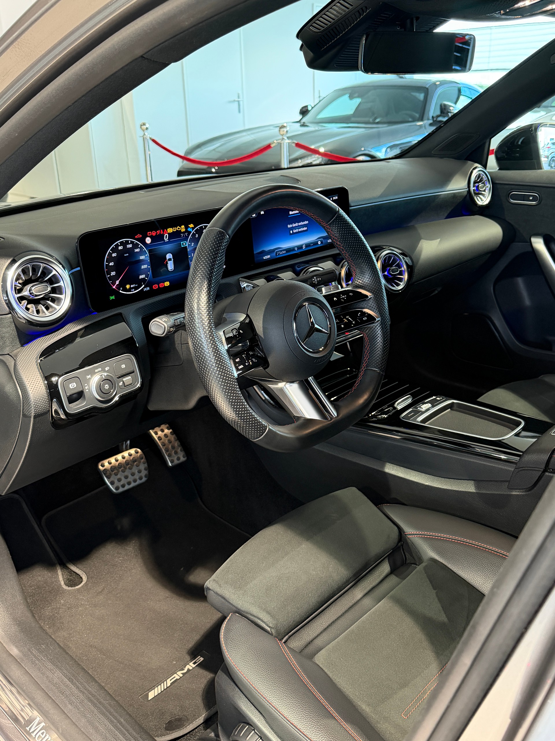 MERCEDES-BENZ A 180 Night Star AMG Line 7G-DCT-image-9